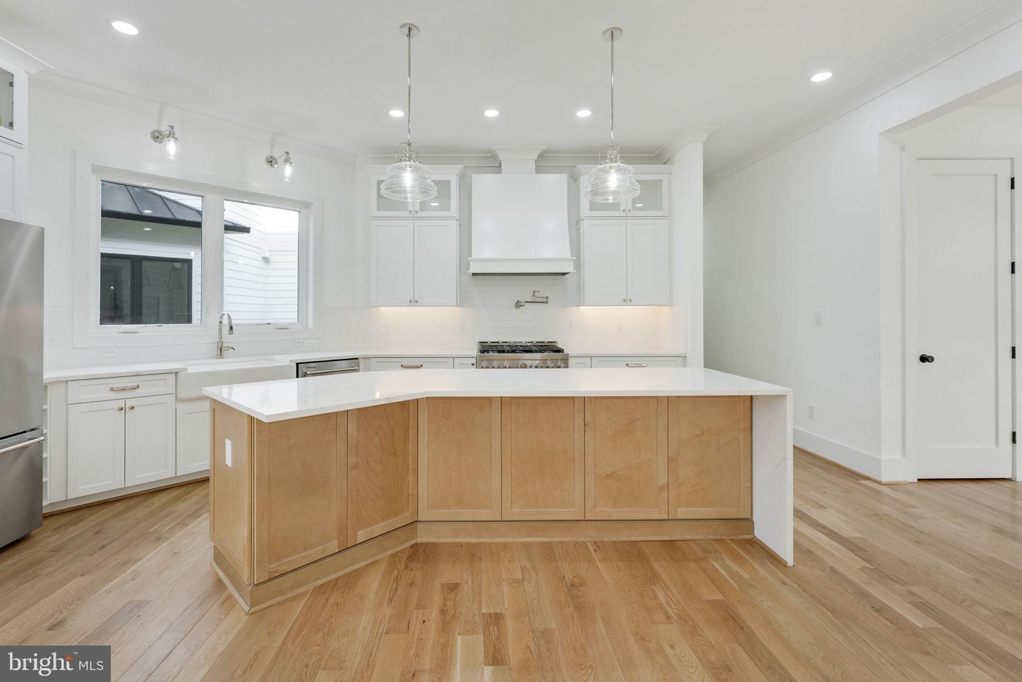 EAST FALLS CHURCH - Residential