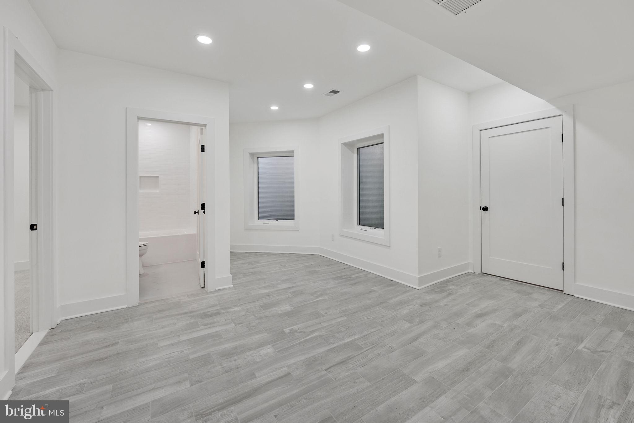 EAST FALLS CHURCH - Residential