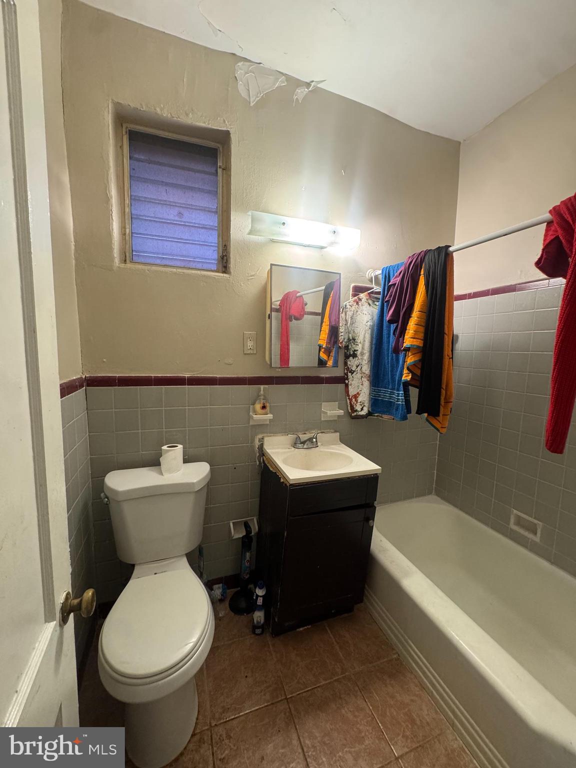 6141 LANSDOWNE AVENUE