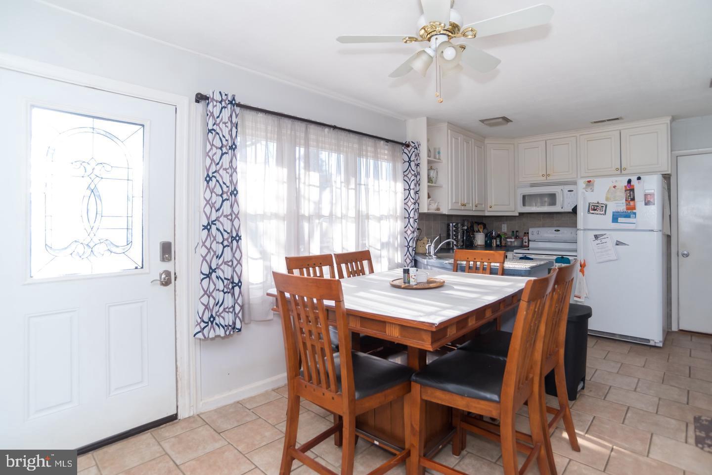 PINEWOOD - Residential Lease