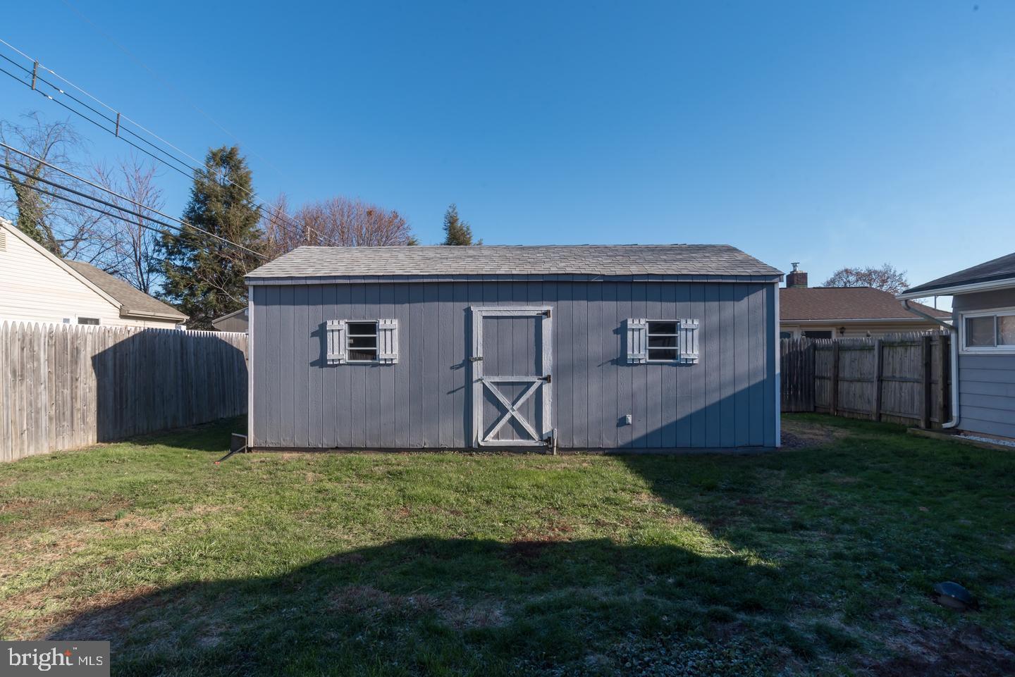 PINEWOOD - Residential Lease