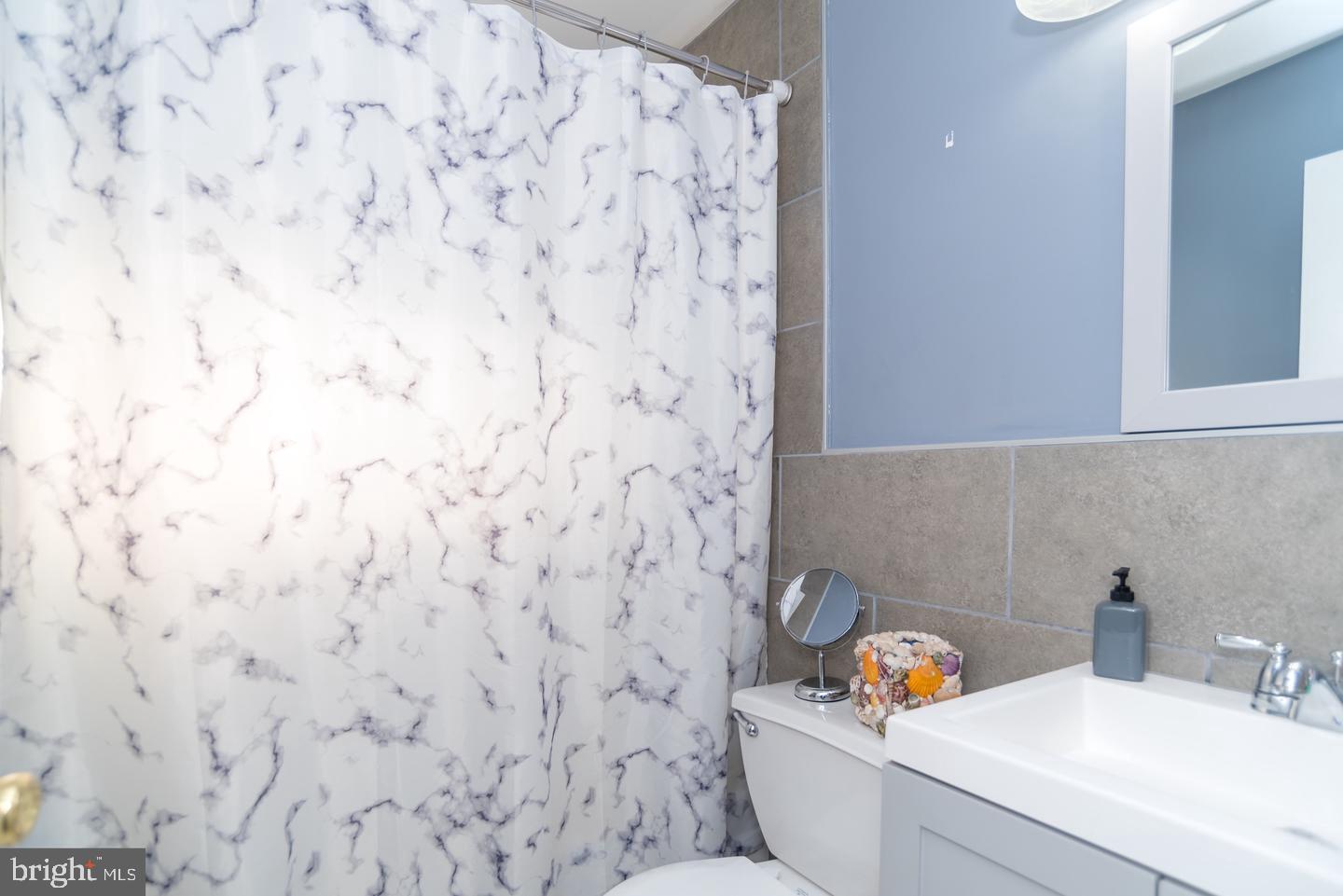 PINEWOOD - Residential Lease