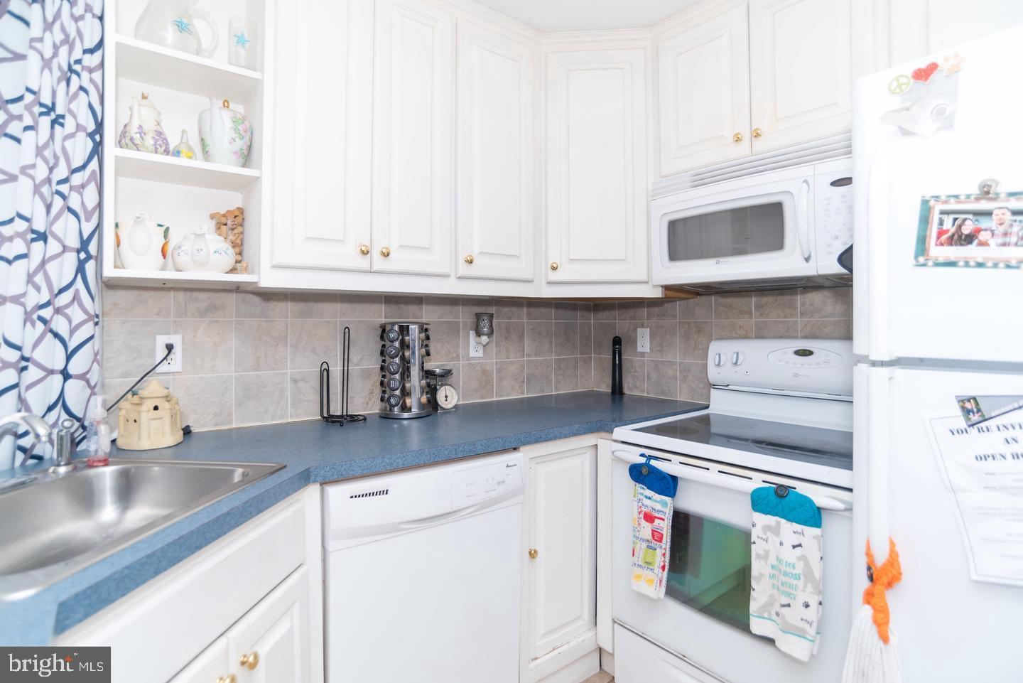 PINEWOOD - Residential Lease