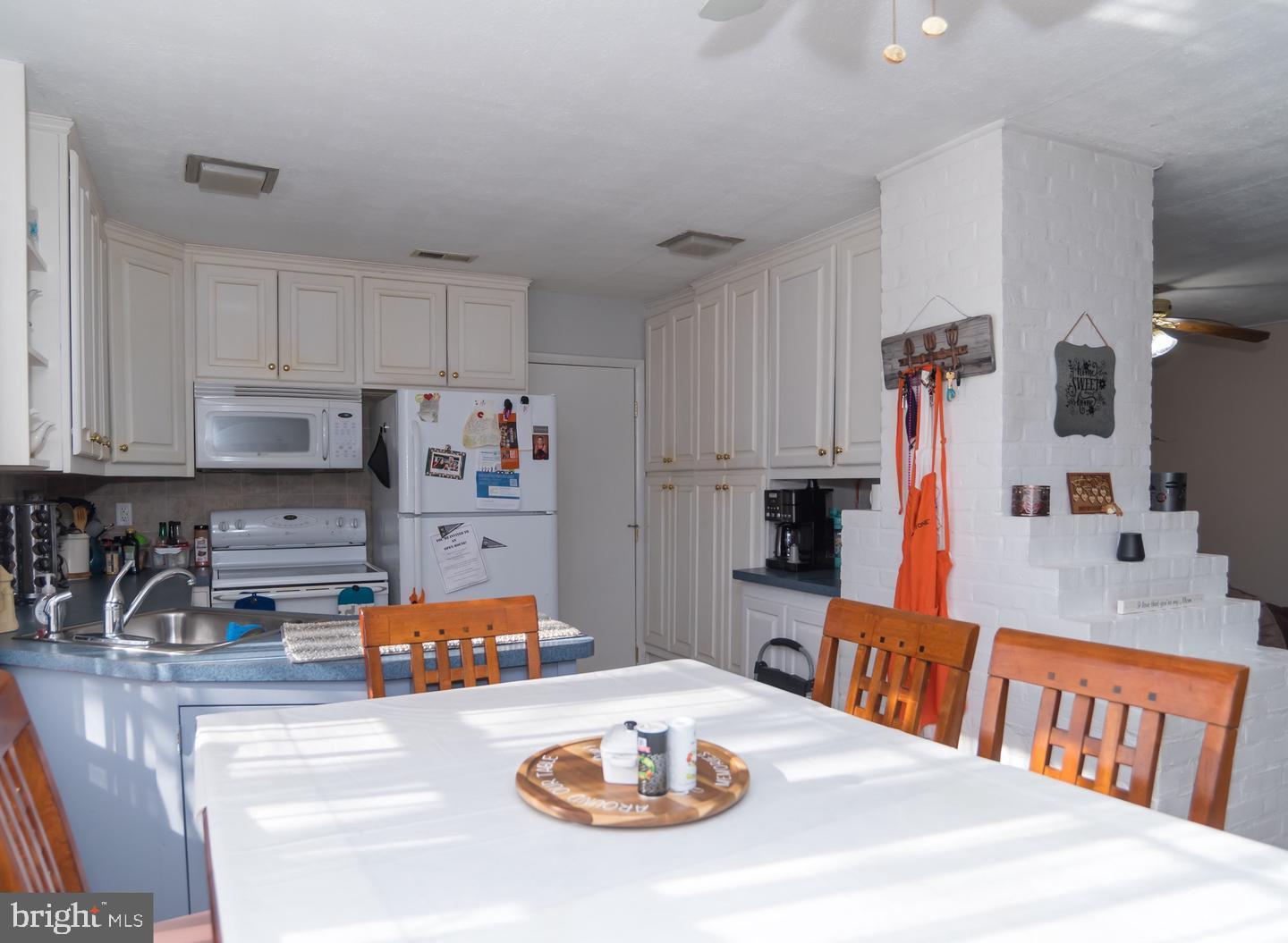 PINEWOOD - Residential Lease