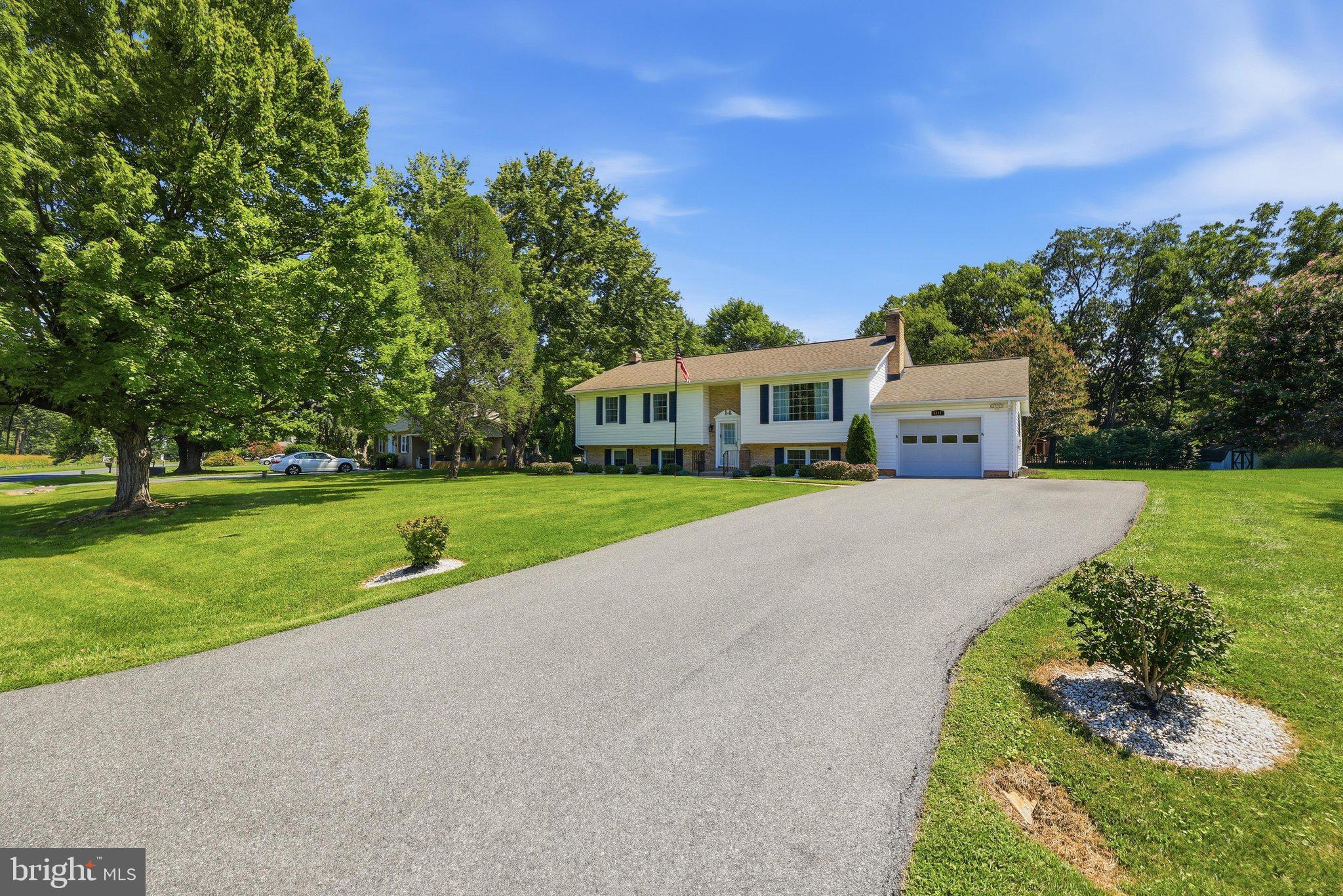 8117 RUNNYMEADE DRIVE