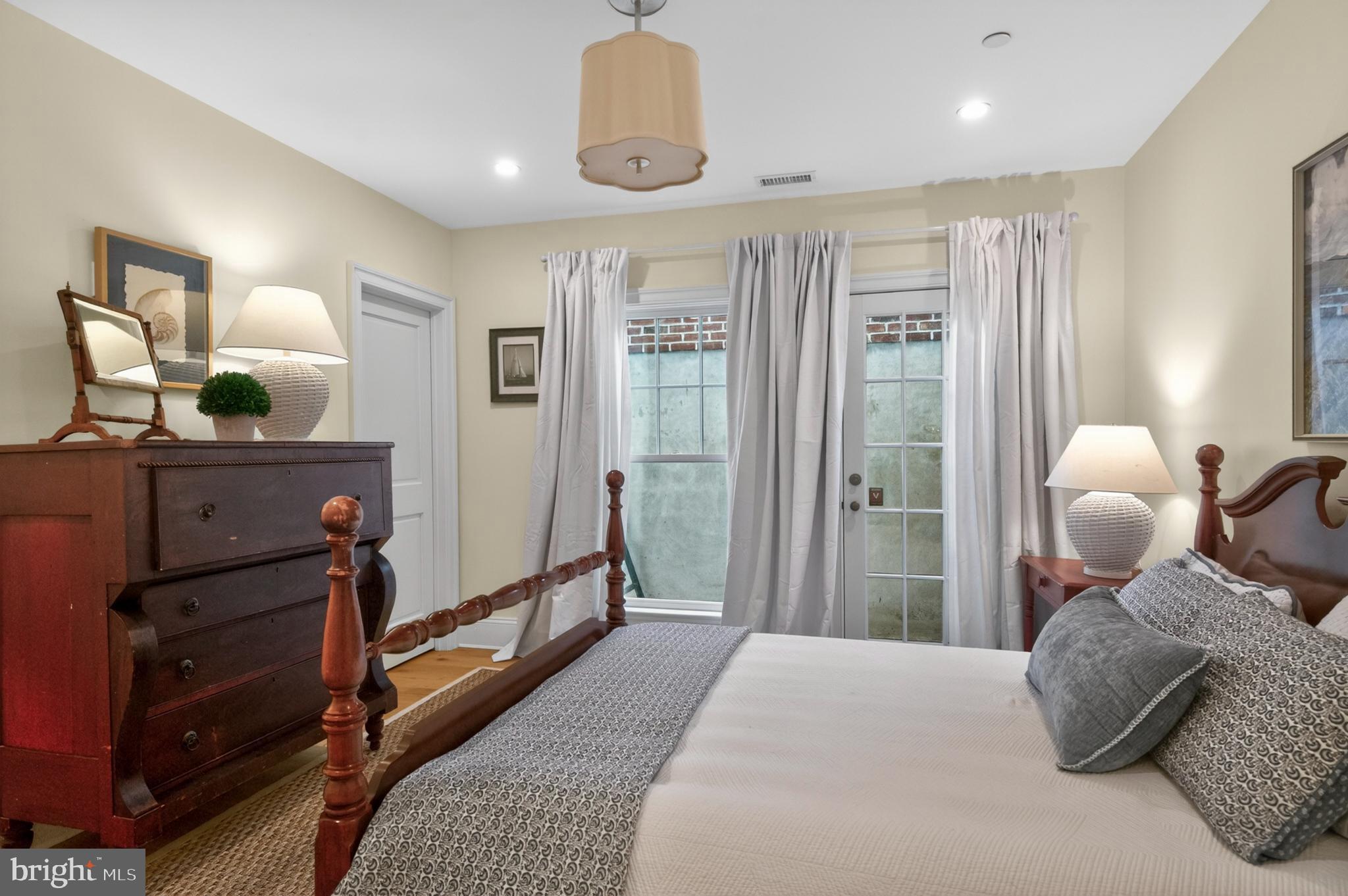 EASTPORT - Residential