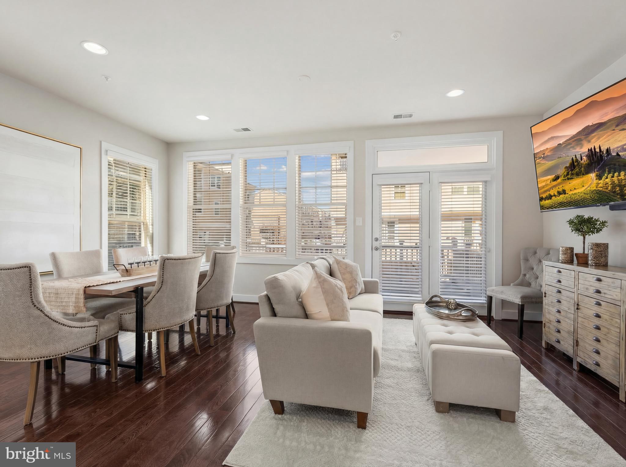 CROWN FARM - Residential