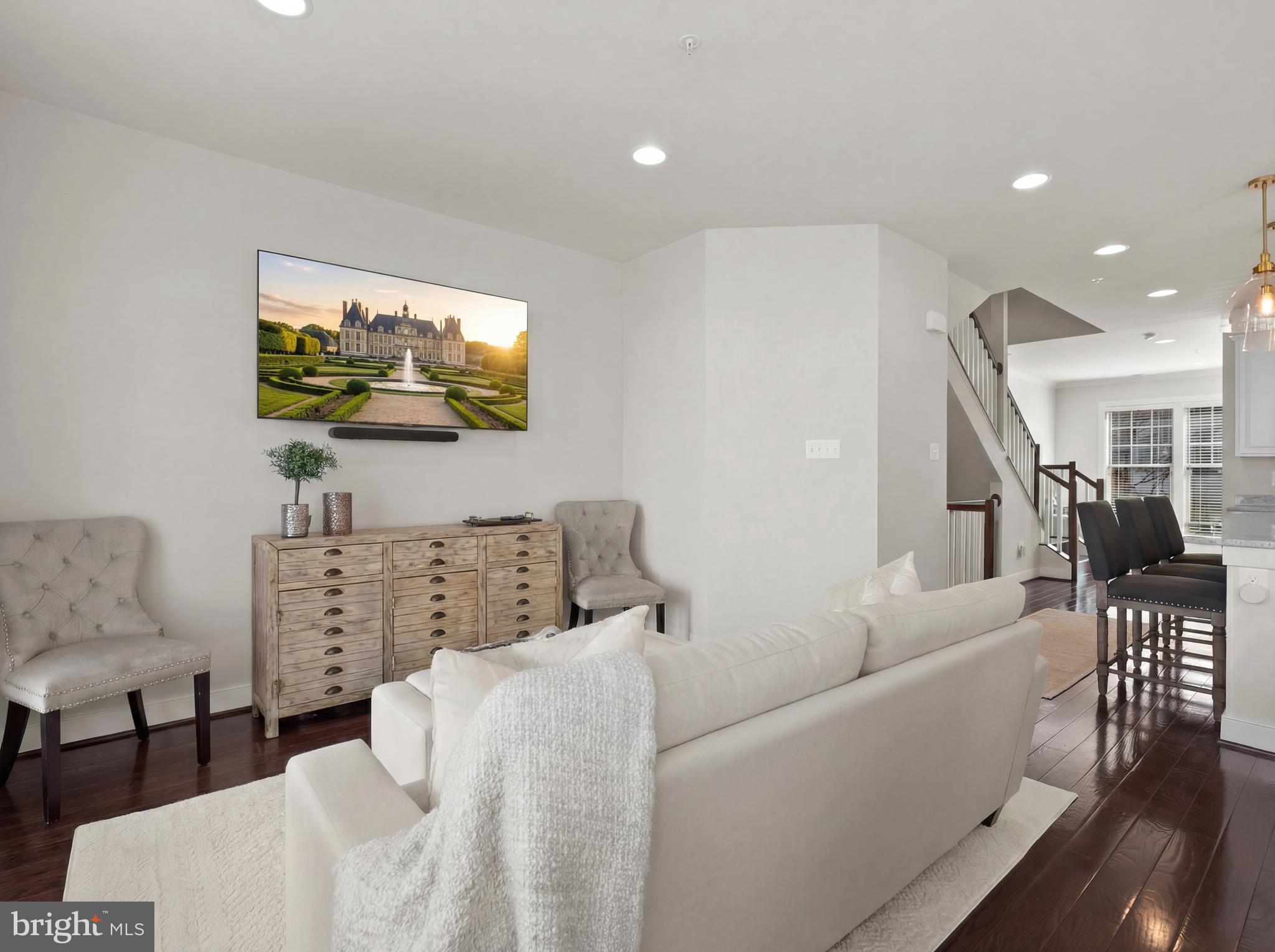 CROWN FARM - Residential