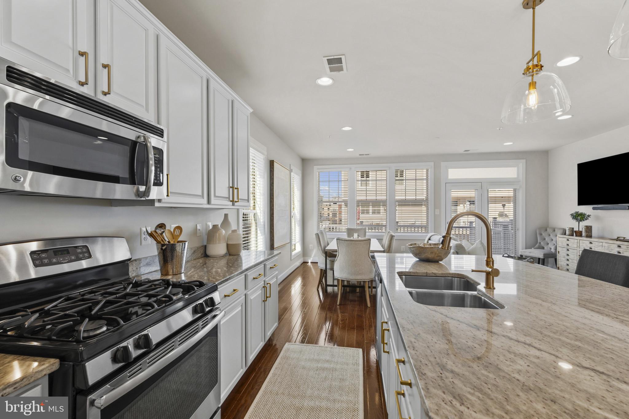 CROWN FARM - Residential