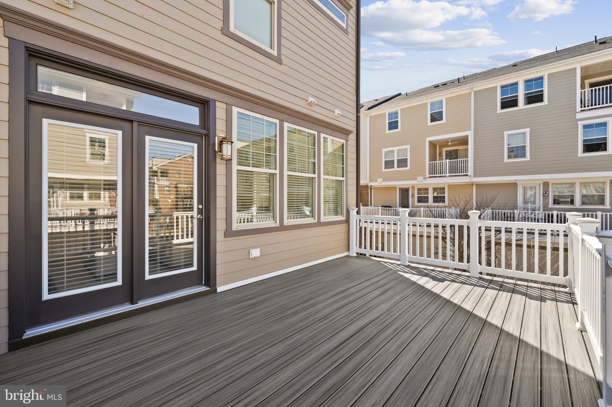 CROWN FARM - Residential