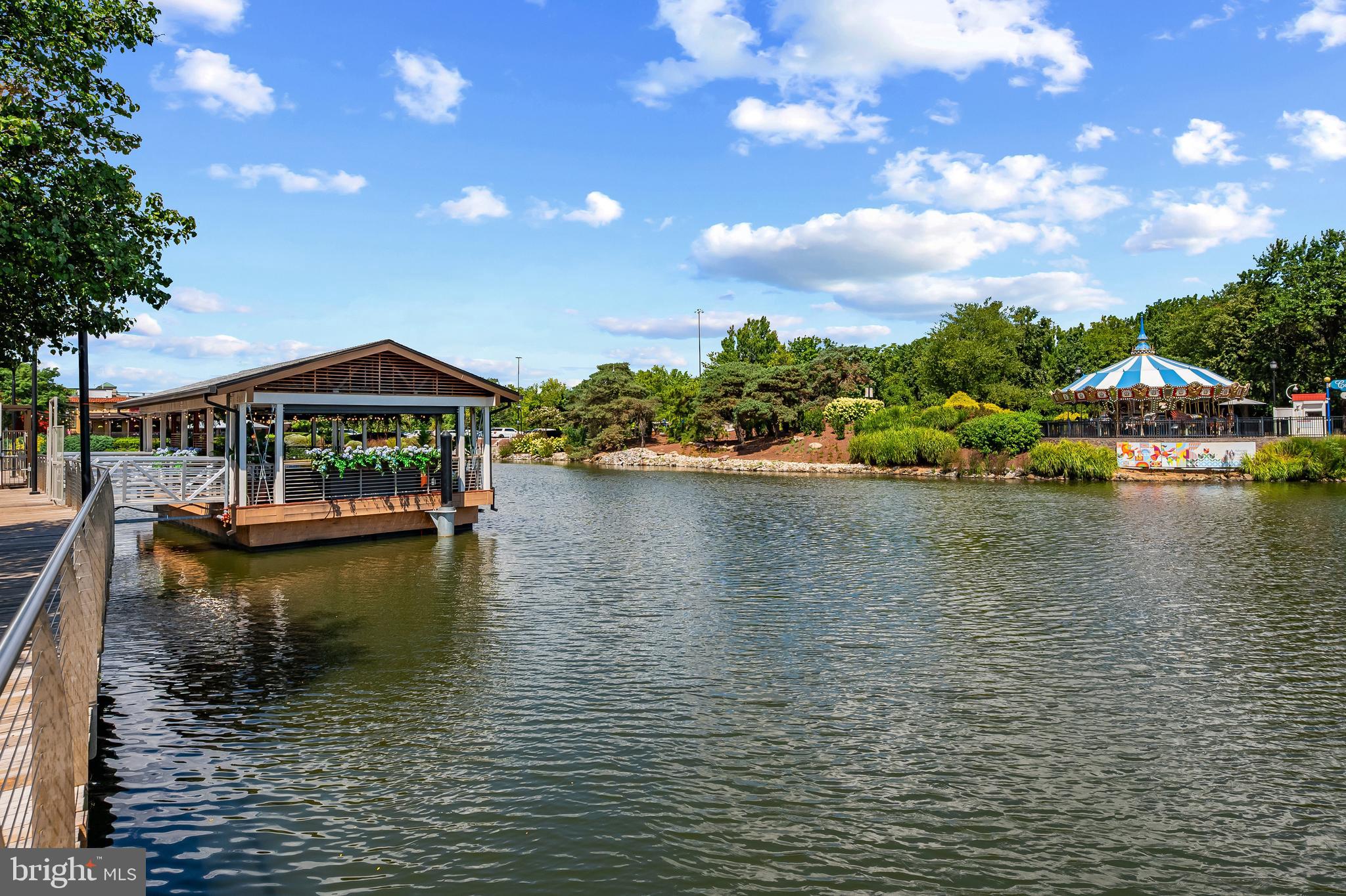 CROWN FARM - Residential