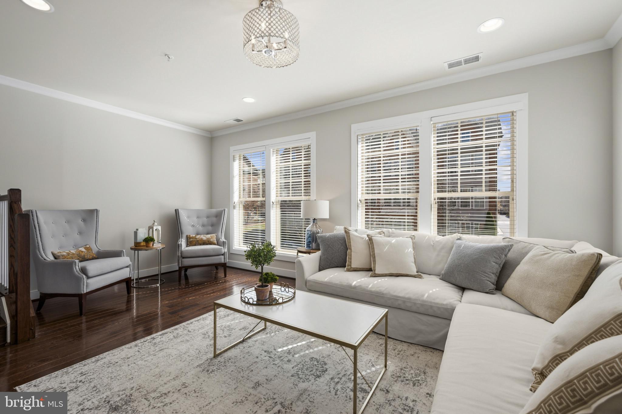 CROWN FARM - Residential