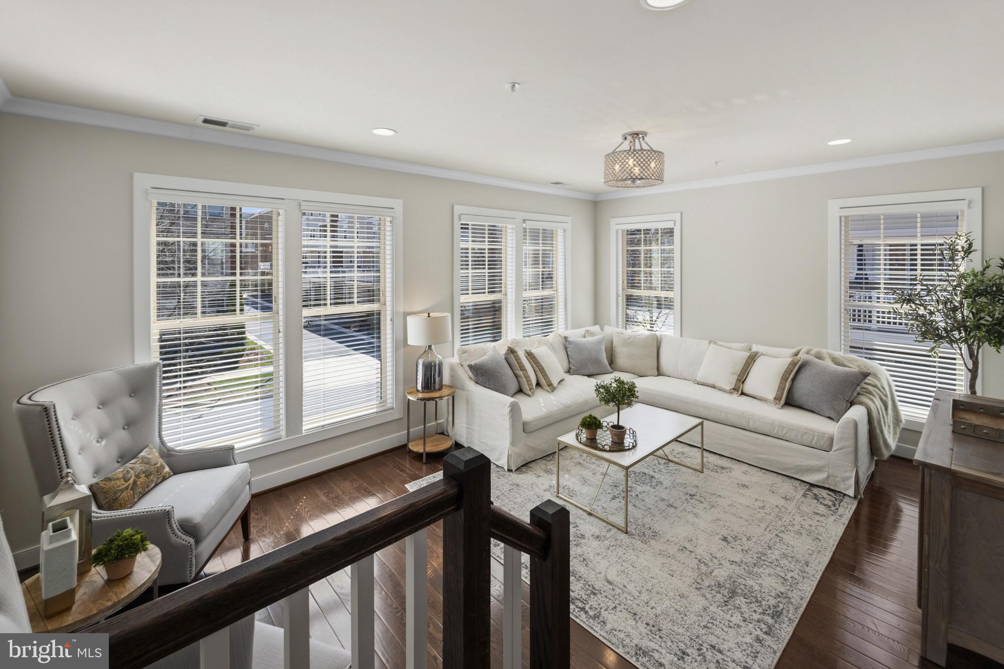 CROWN FARM - Residential