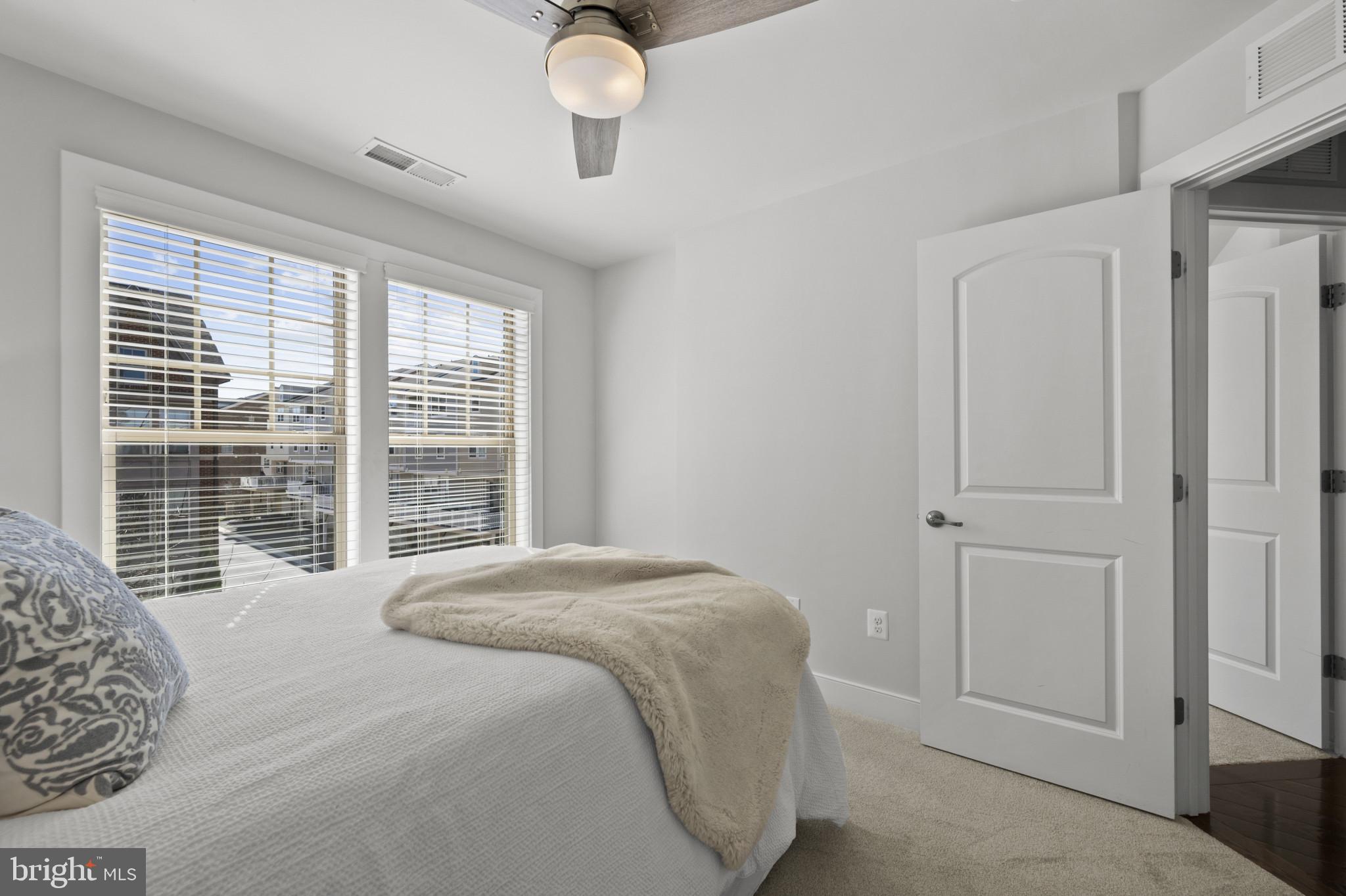 CROWN FARM - Residential