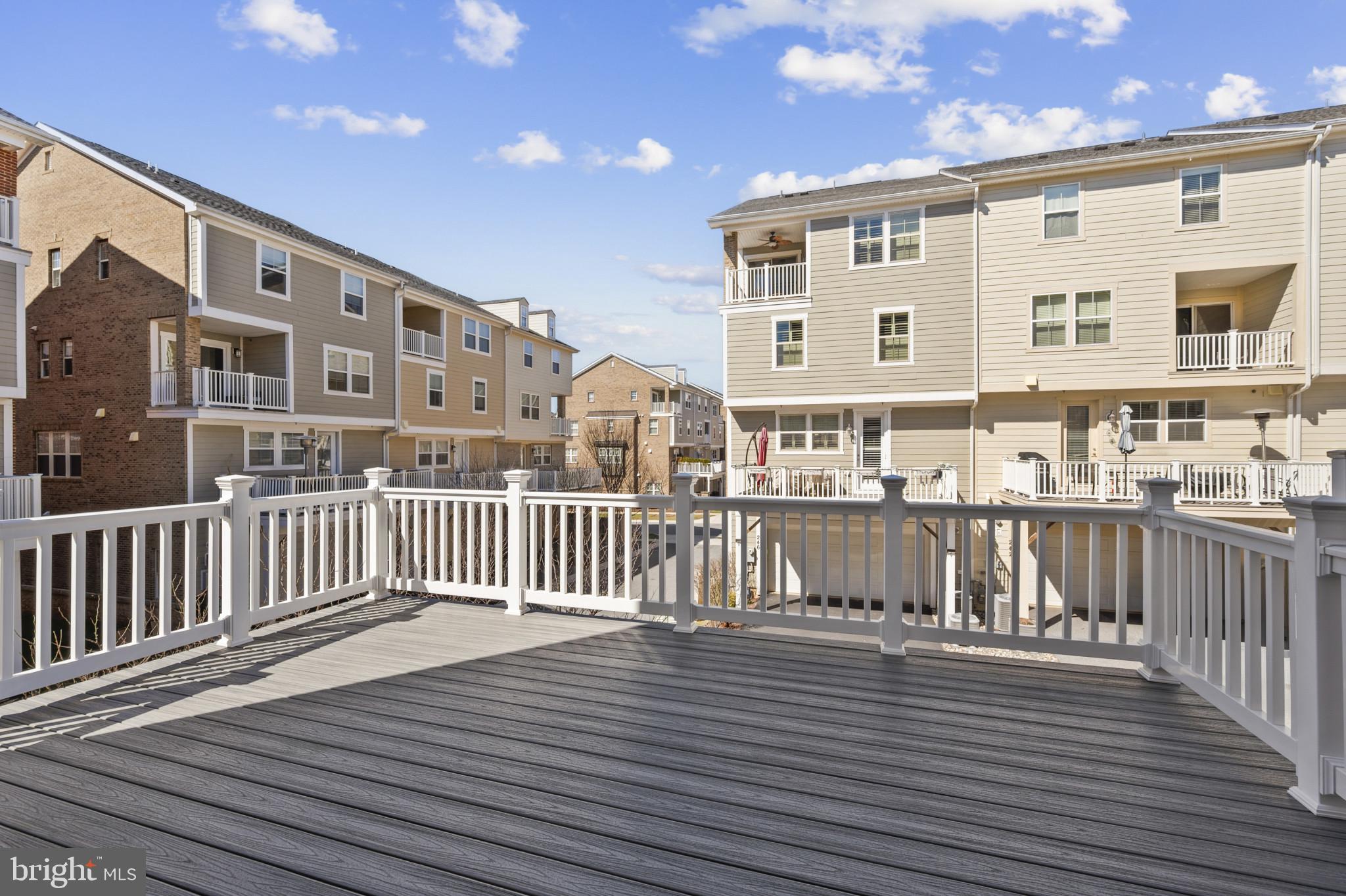 CROWN FARM - Residential