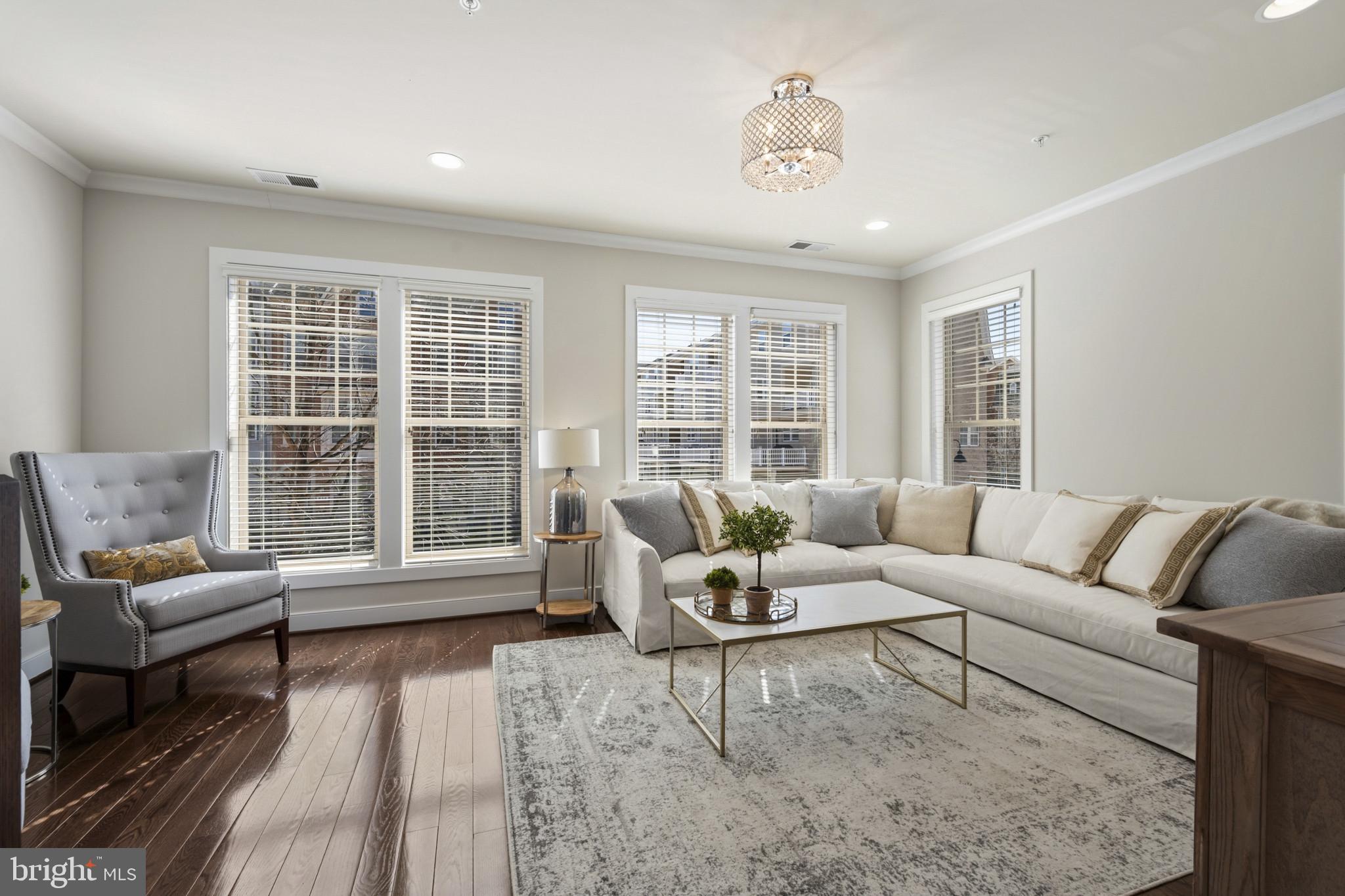 CROWN FARM - Residential