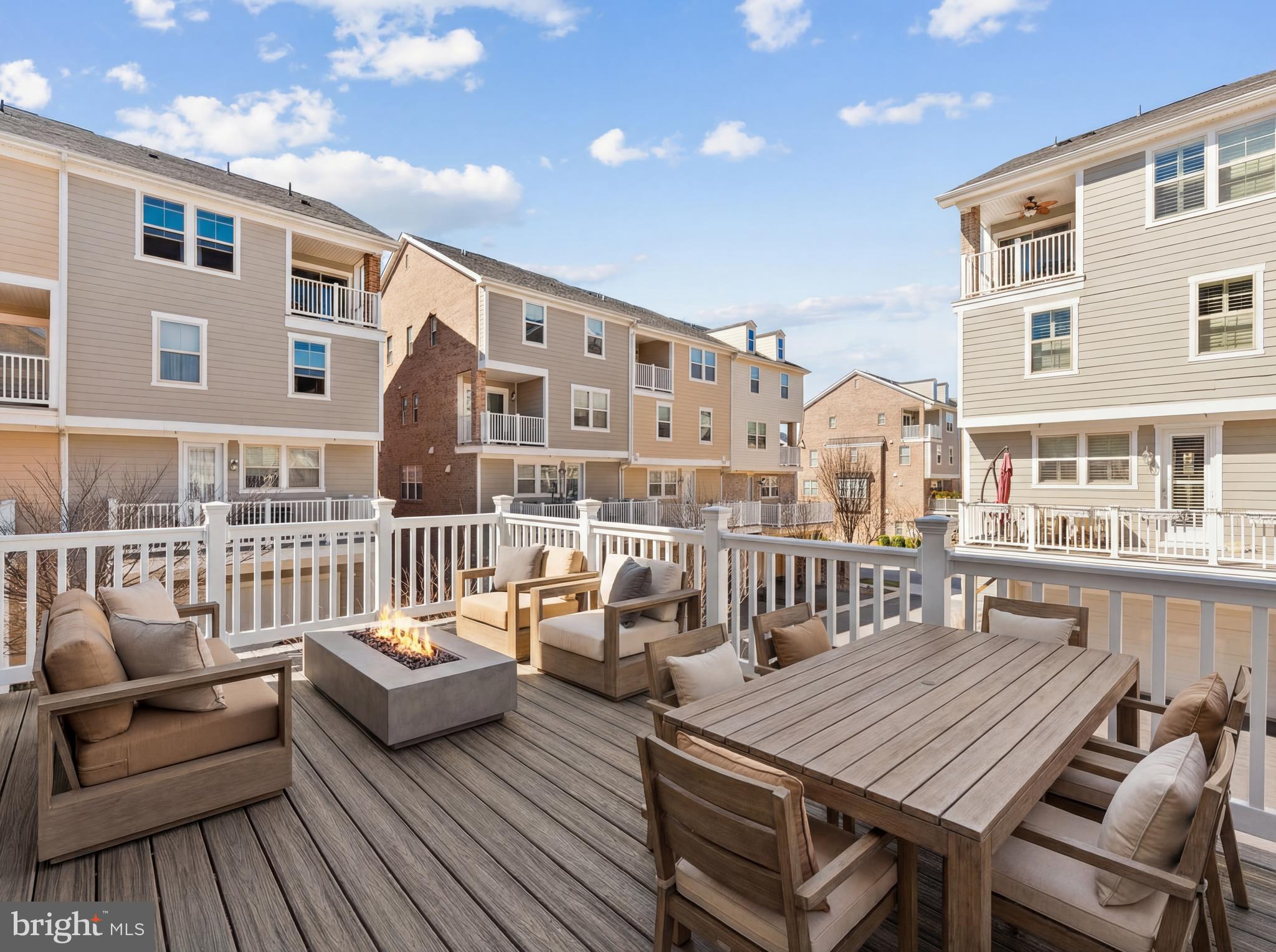 CROWN FARM - Residential