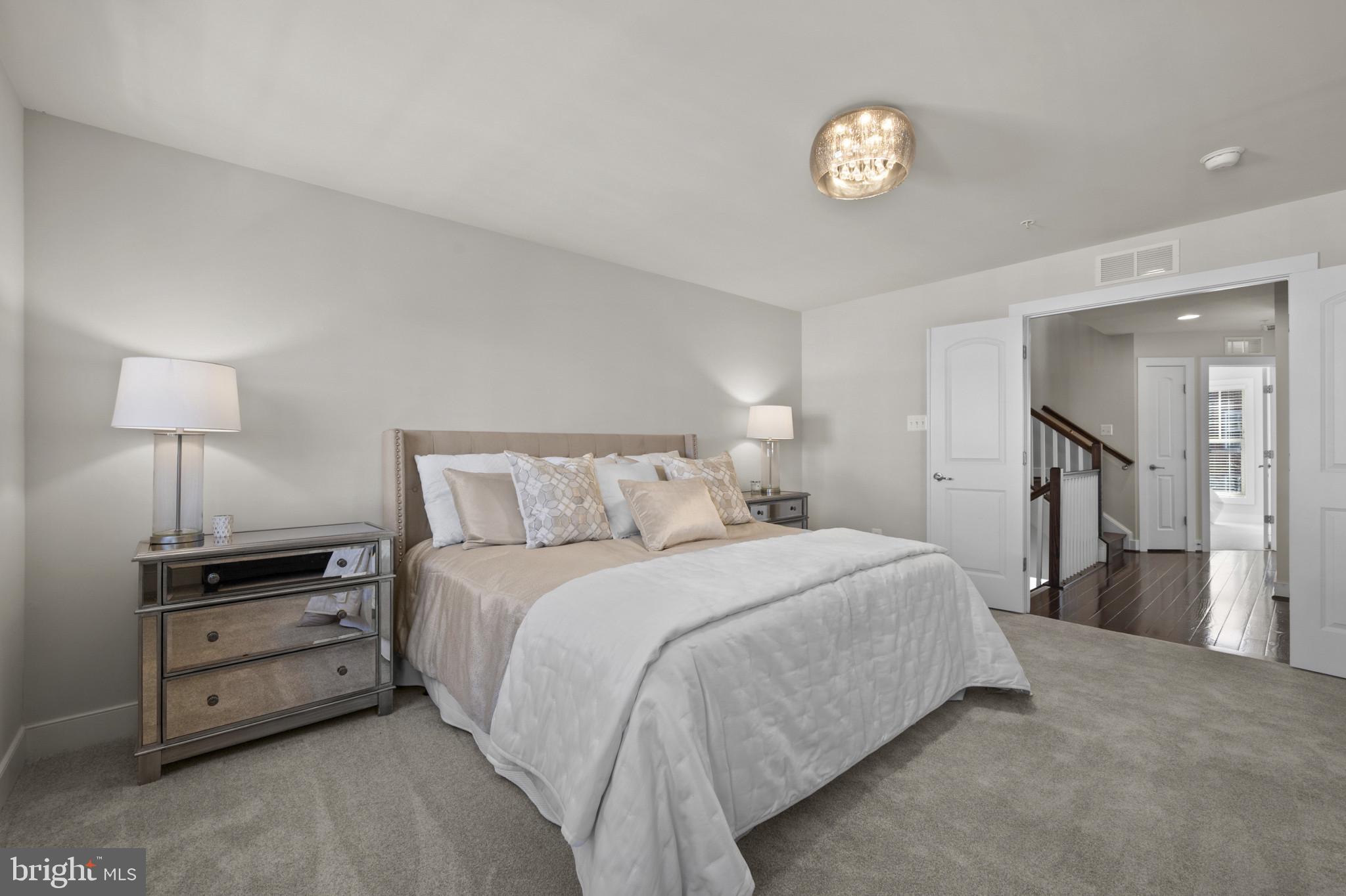 CROWN FARM - Residential