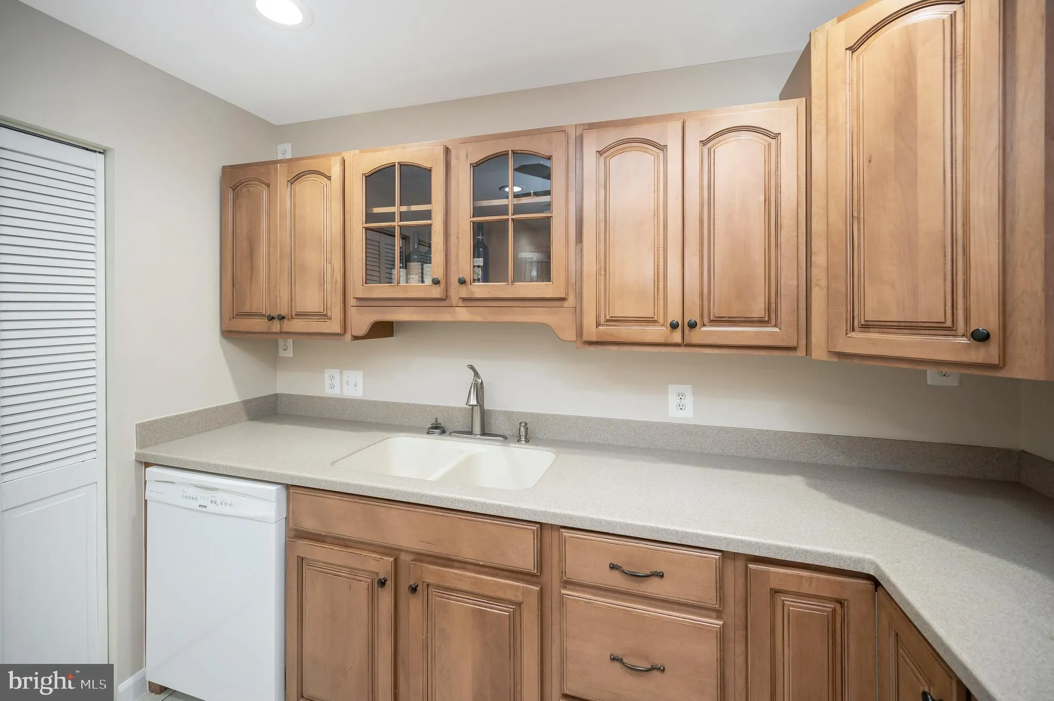 Manassas, Virginia 20112, United States, 5 Bedrooms Bedrooms, ,4 BathroomsBathrooms,Residential,Contingent,91459