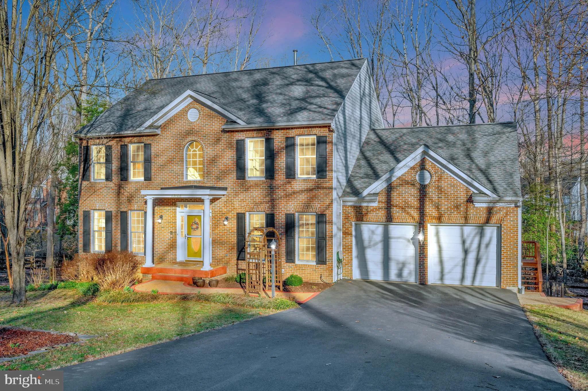 Manassas, Virginia 20112, United States, 5 Bedrooms Bedrooms, ,4 BathroomsBathrooms,Residential,Contingent,91459