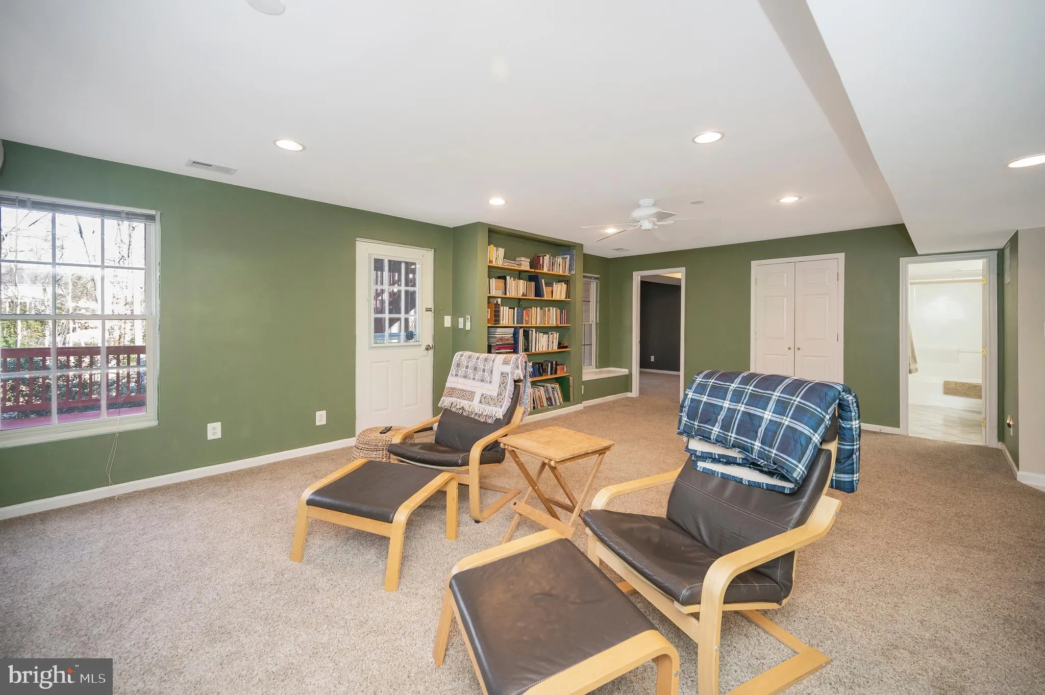 Manassas, Virginia 20112, United States, 5 Bedrooms Bedrooms, ,4 BathroomsBathrooms,Residential,Contingent,91459