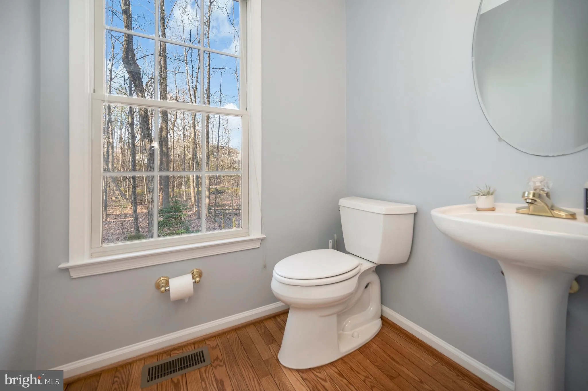 Manassas, Virginia 20112, United States, 5 Bedrooms Bedrooms, ,4 BathroomsBathrooms,Residential,Contingent,91459