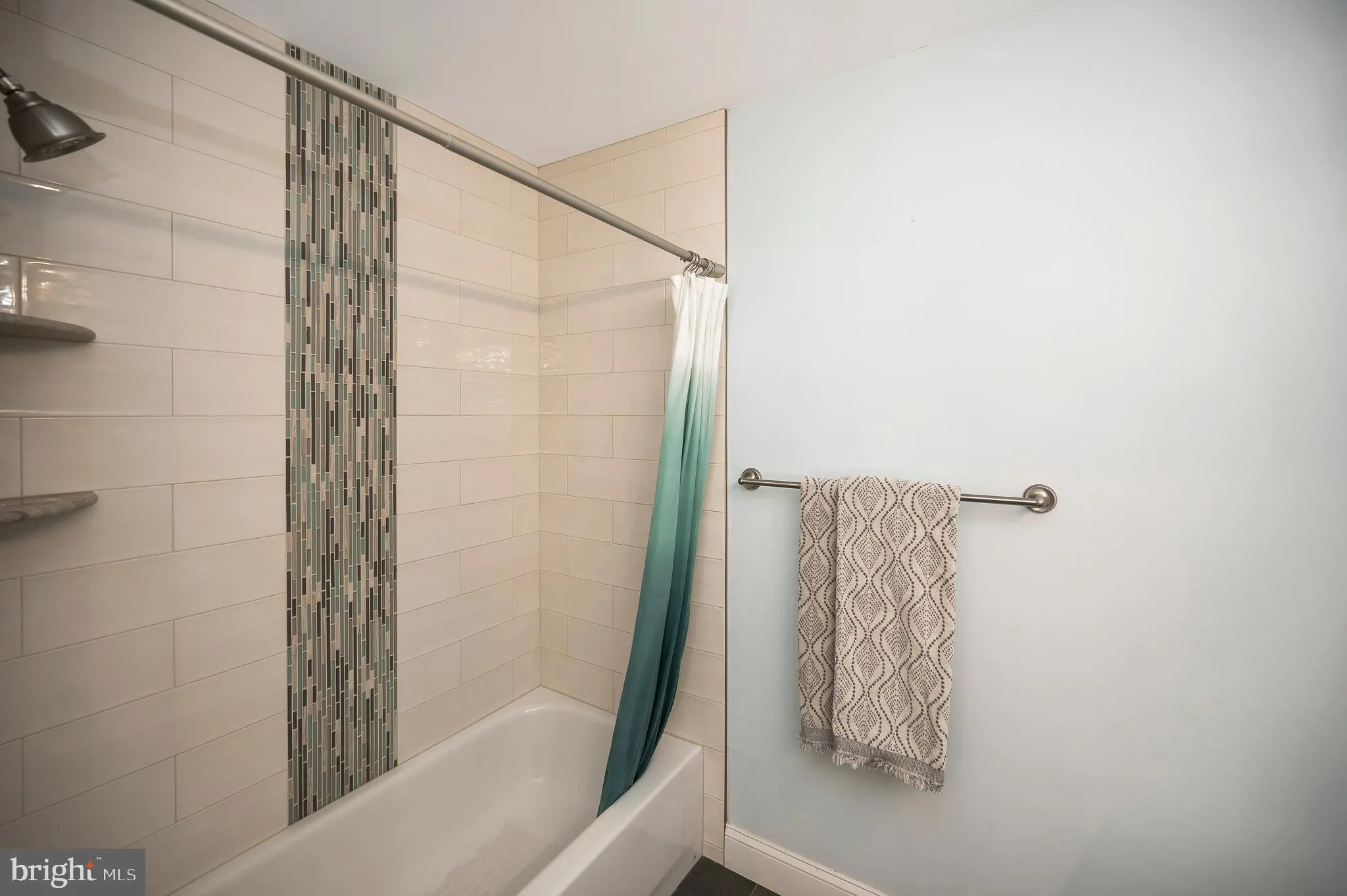 Manassas, Virginia 20112, United States, 5 Bedrooms Bedrooms, ,4 BathroomsBathrooms,Residential,Contingent,91459