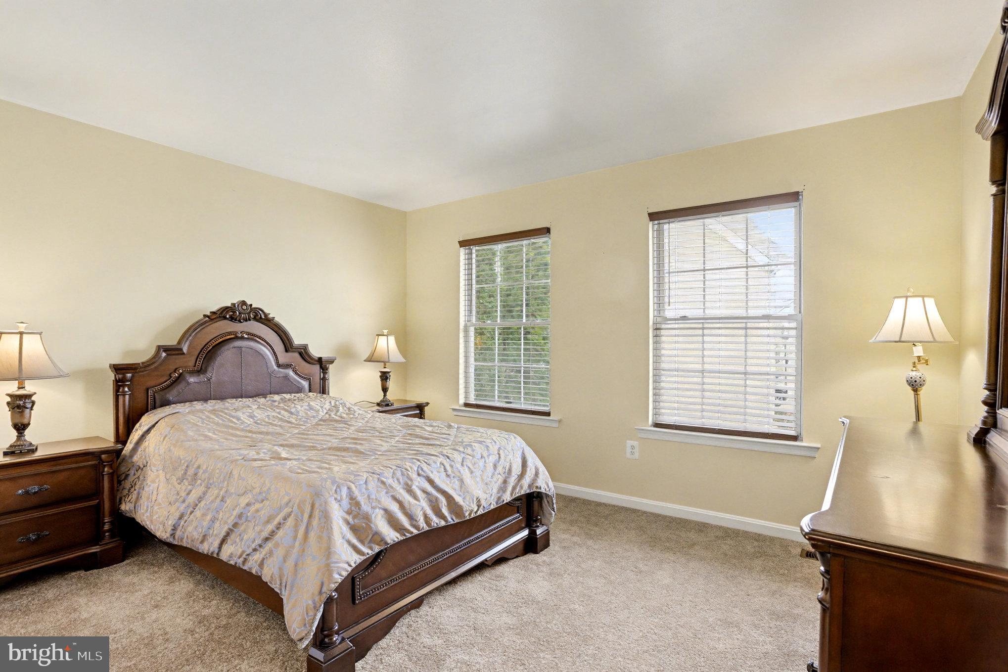 FOREST OAKS - Residential