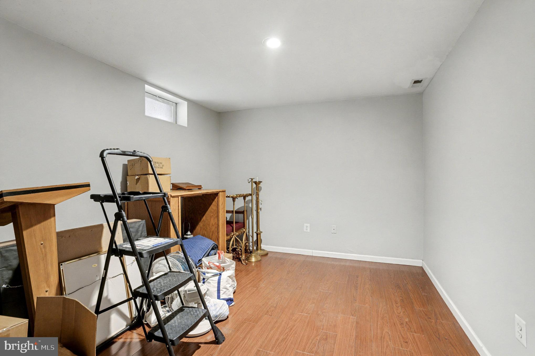 FOREST OAKS - Residential