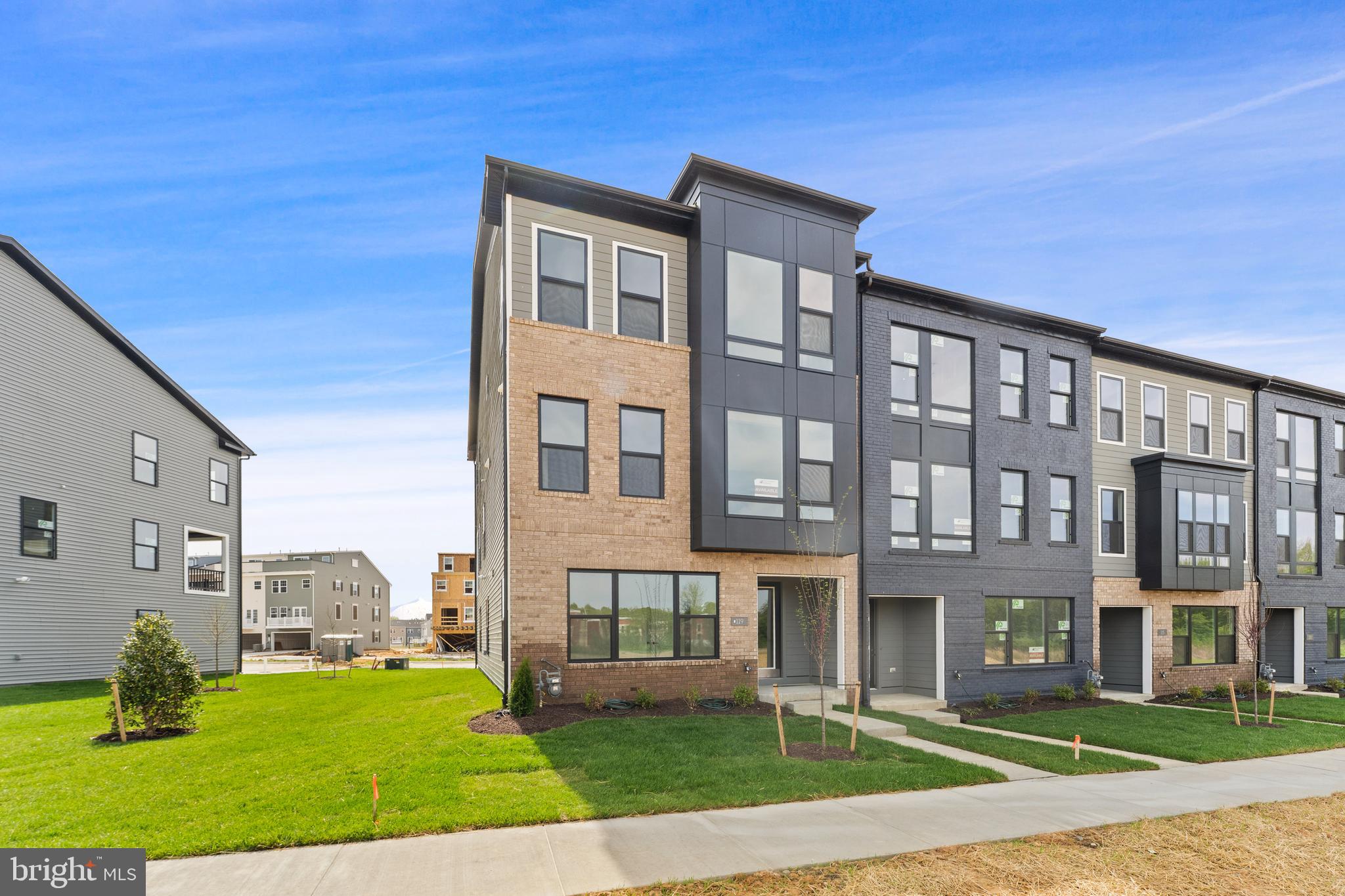 119 SUMMIT POINT BOULEVARD 16J