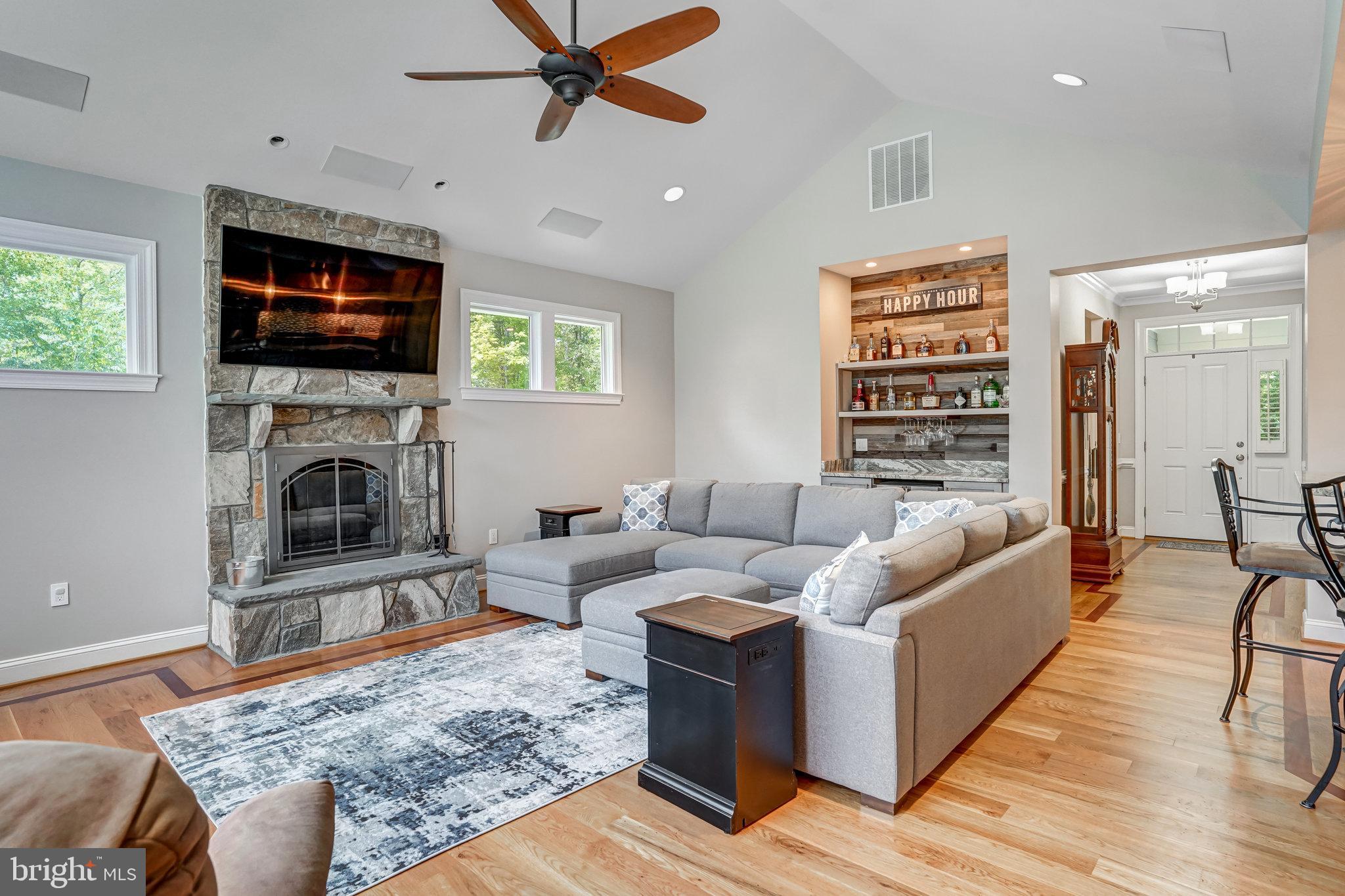 10935 RAVENWOOD DRIVE
