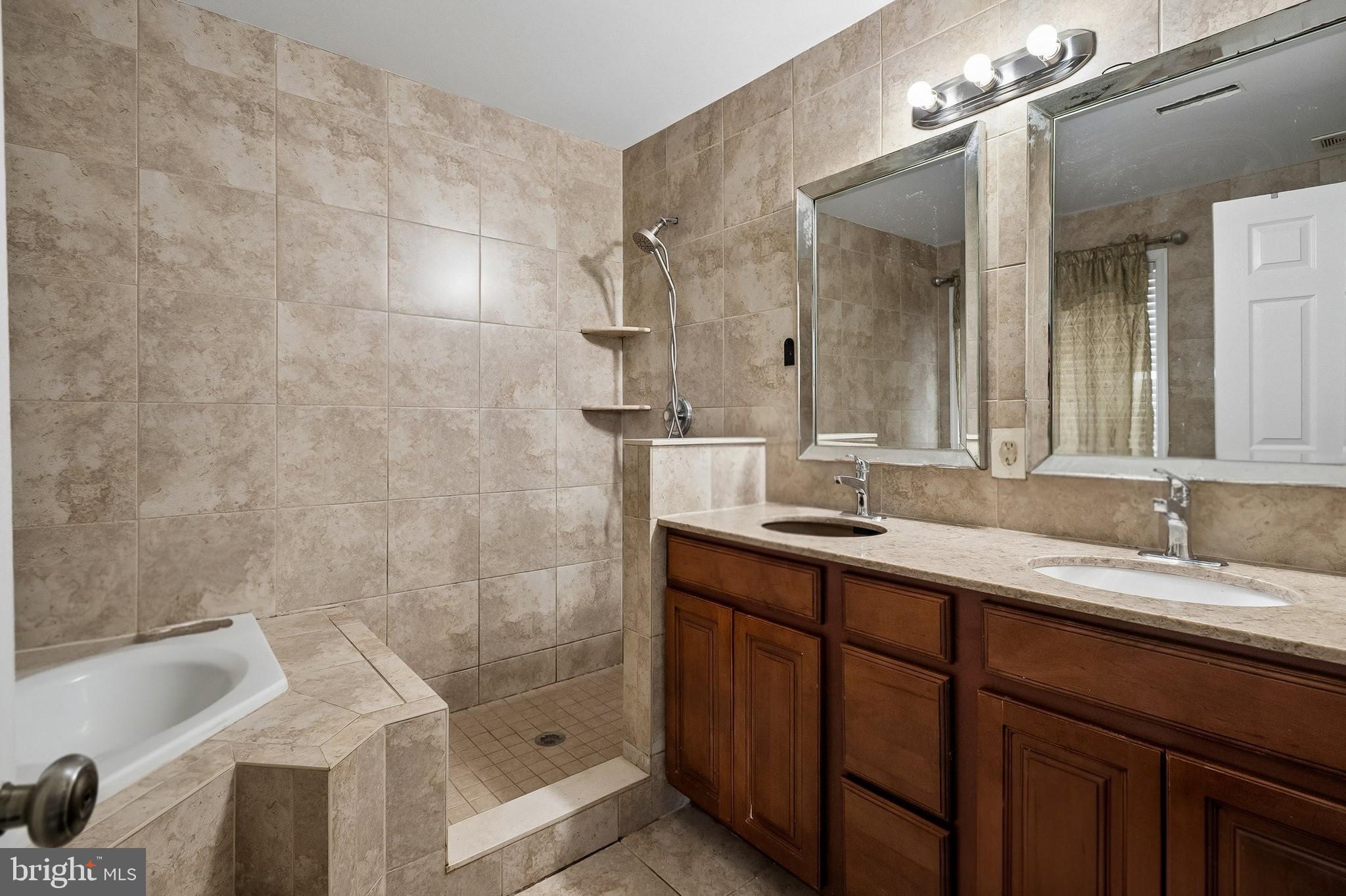 BRIDLEWOOD - Residential