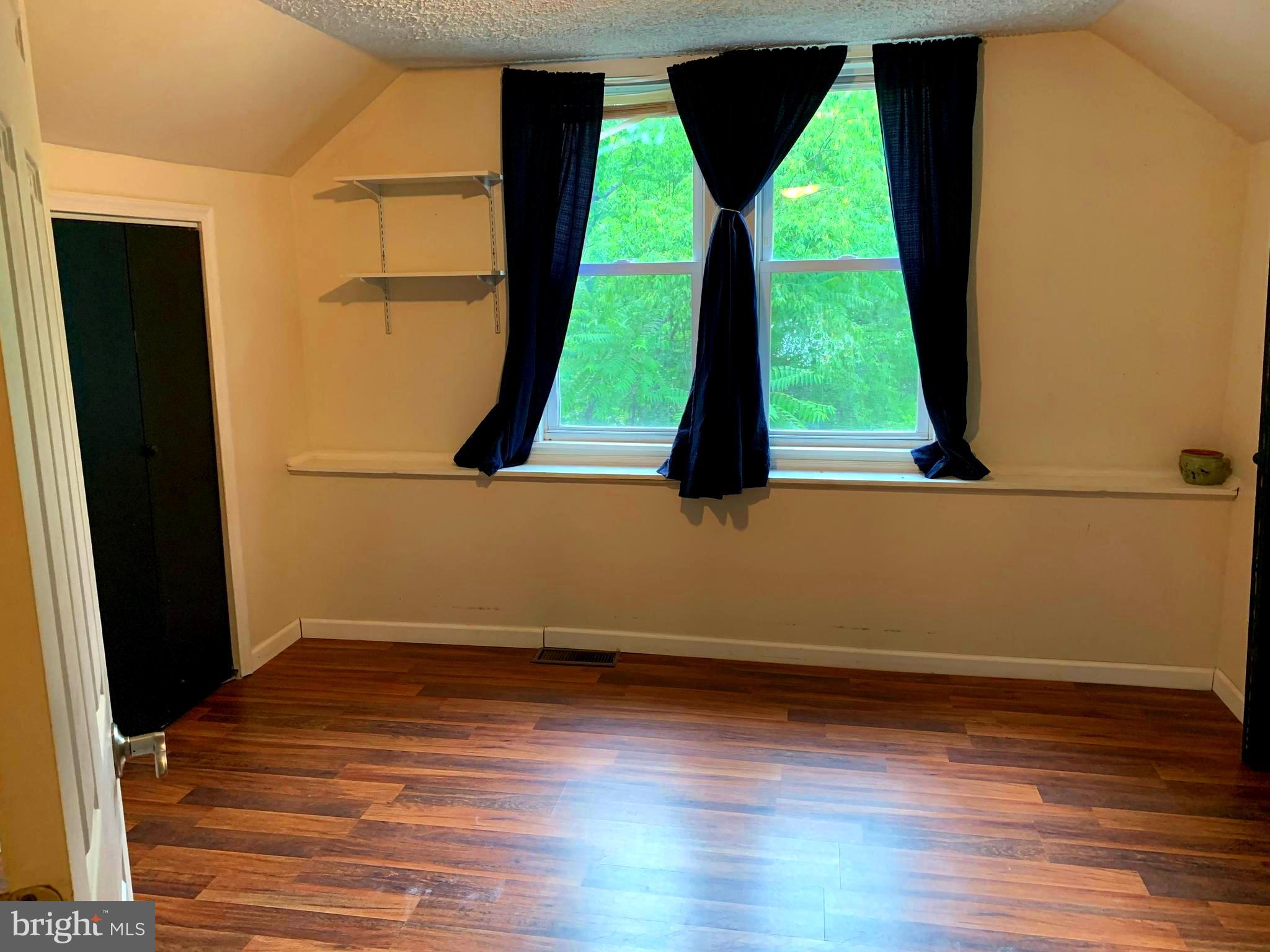 DEATH VALLEY RD - Residential