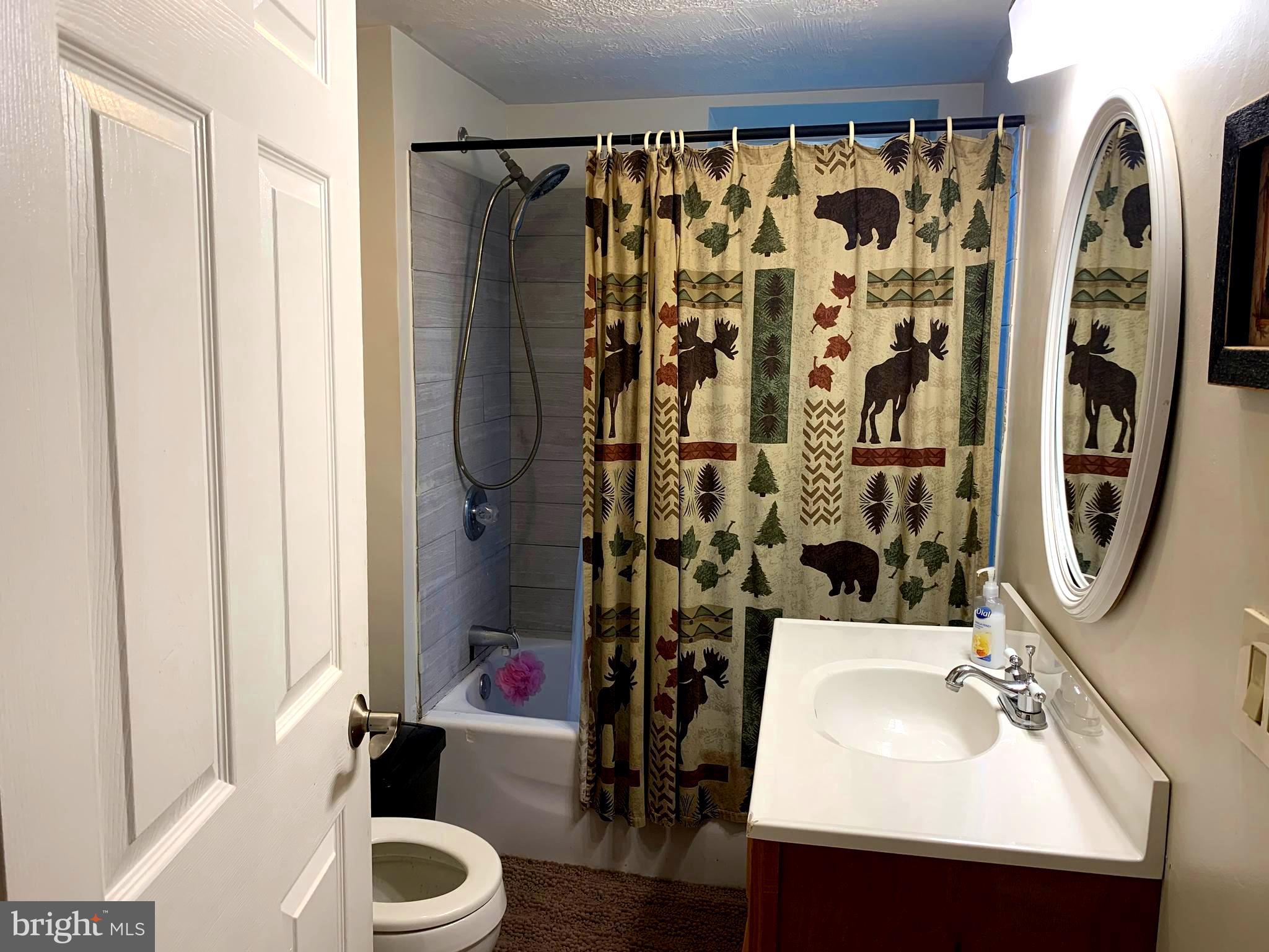 DEATH VALLEY RD - Residential