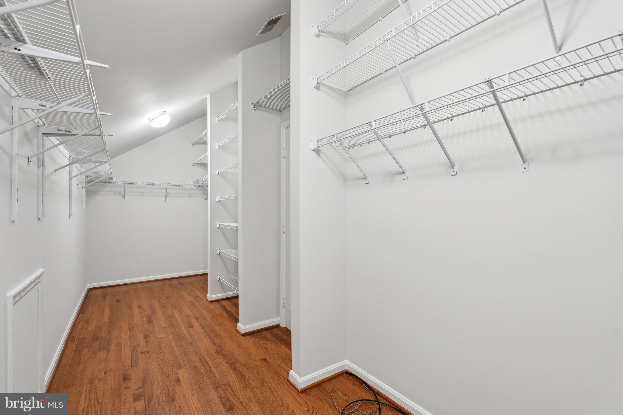 HAMPTON OAKS - Residential