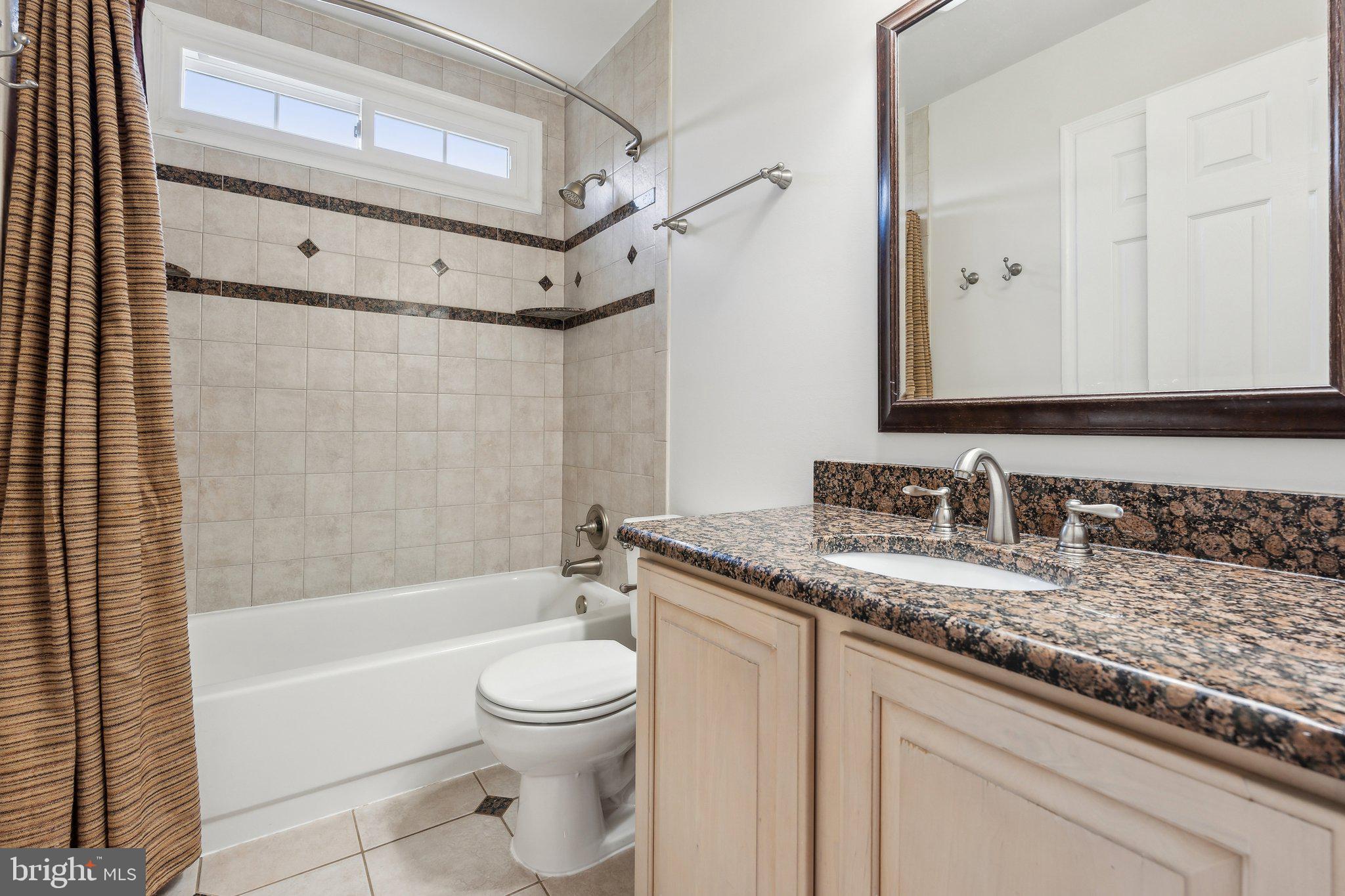 HAMPTON OAKS - Residential