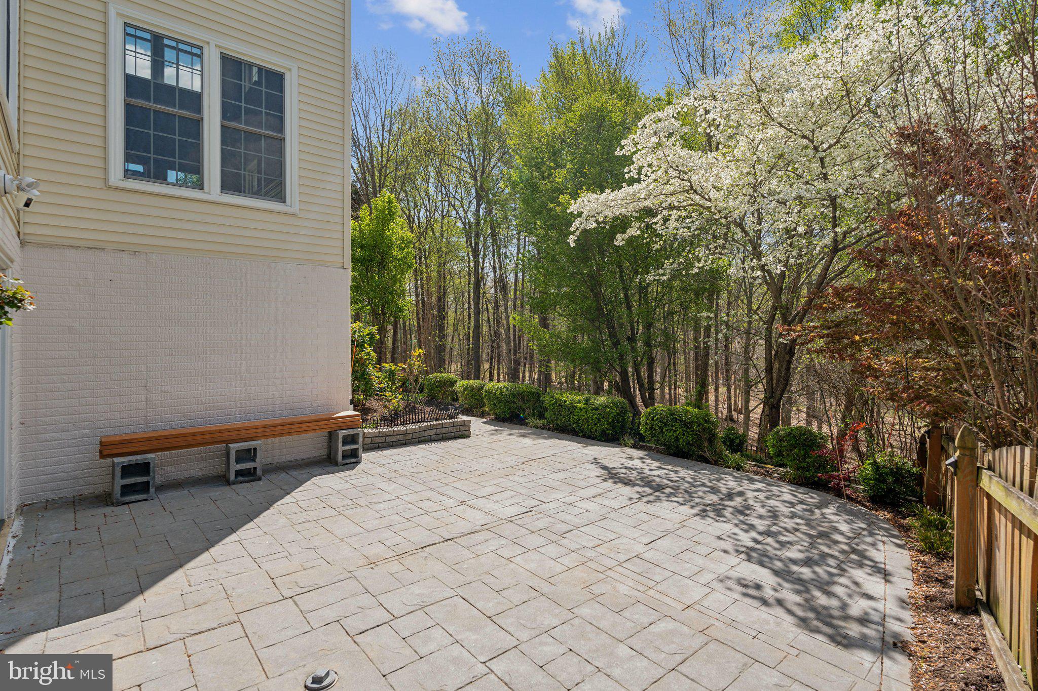 HAMPTON OAKS - Residential