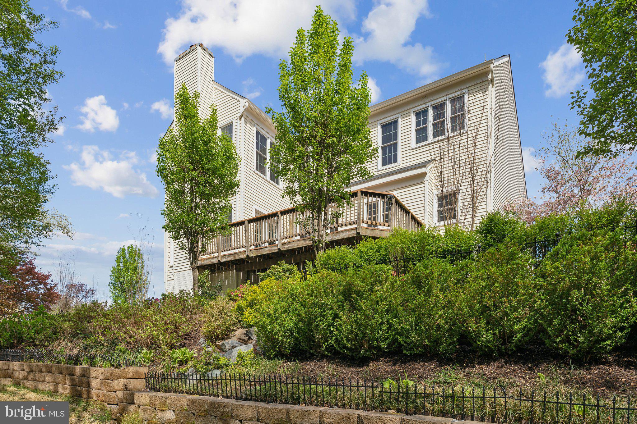 HAMPTON OAKS - Residential