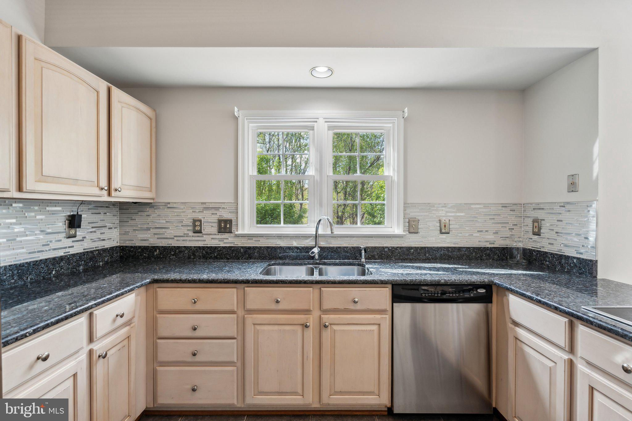 HAMPTON OAKS - Residential