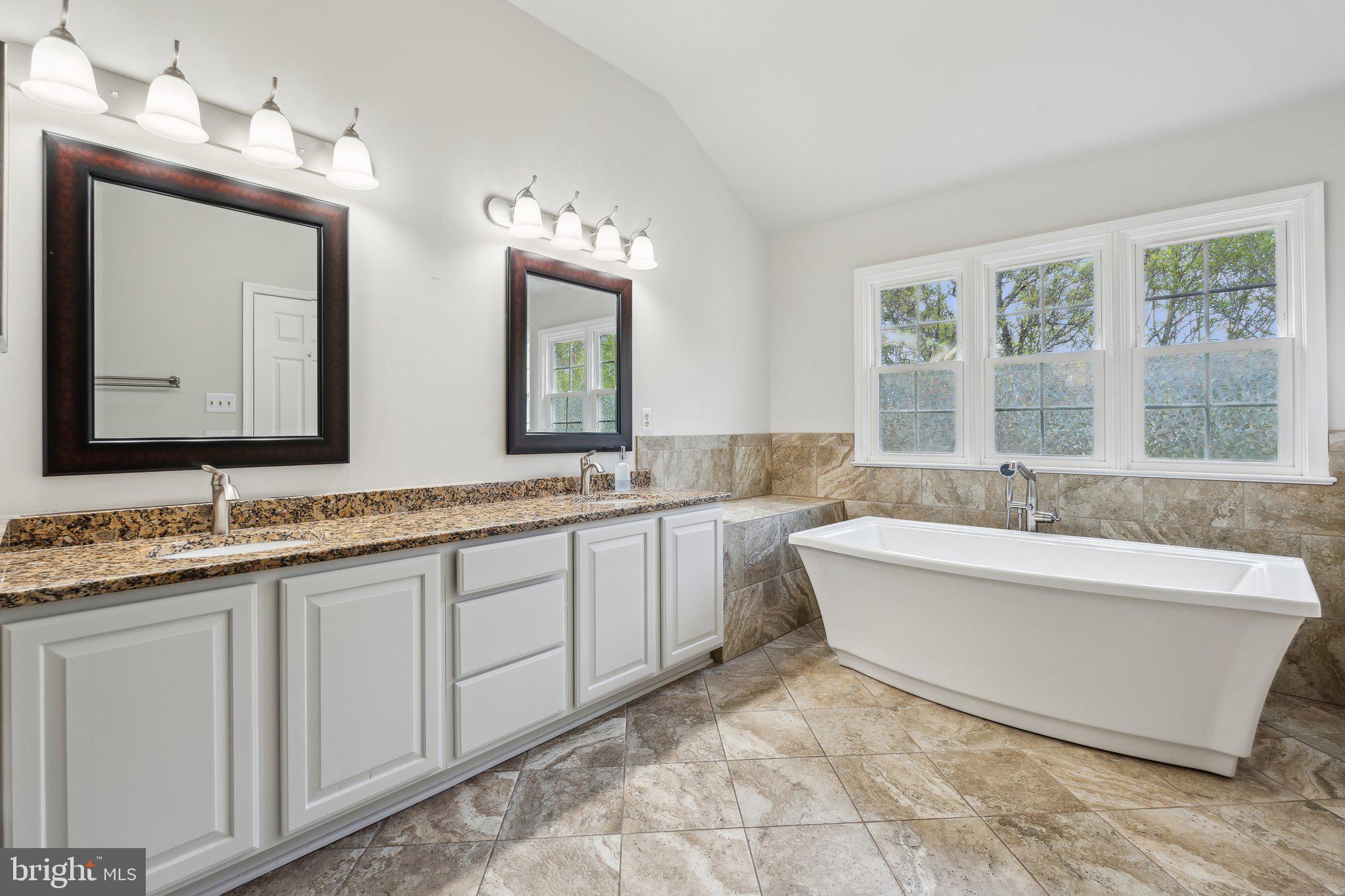 HAMPTON OAKS - Residential