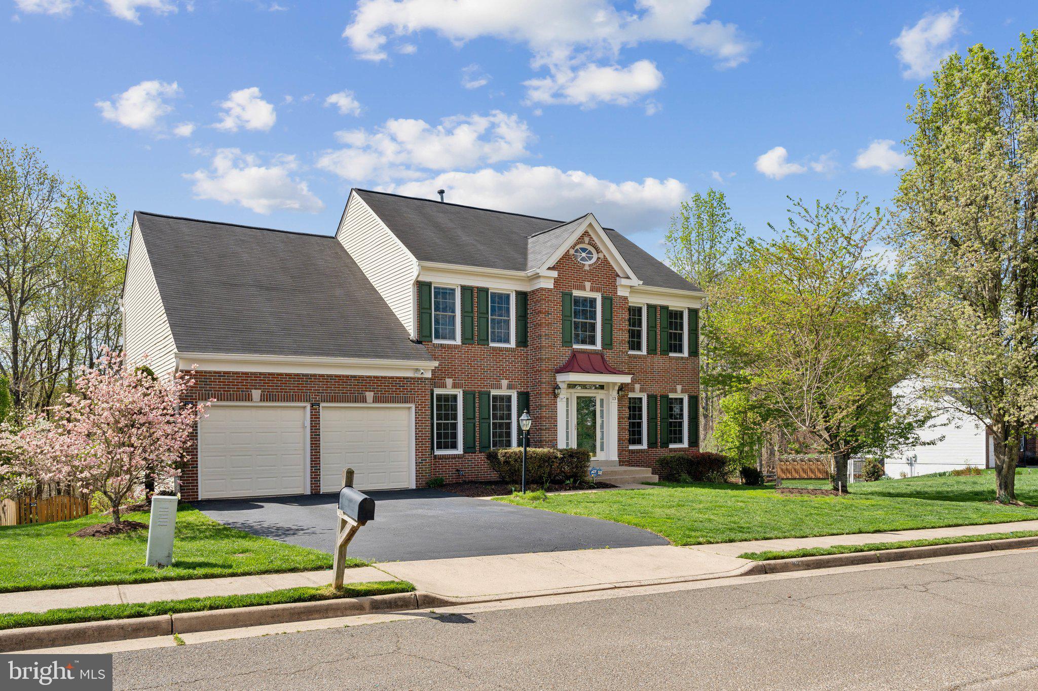 HAMPTON OAKS - Residential