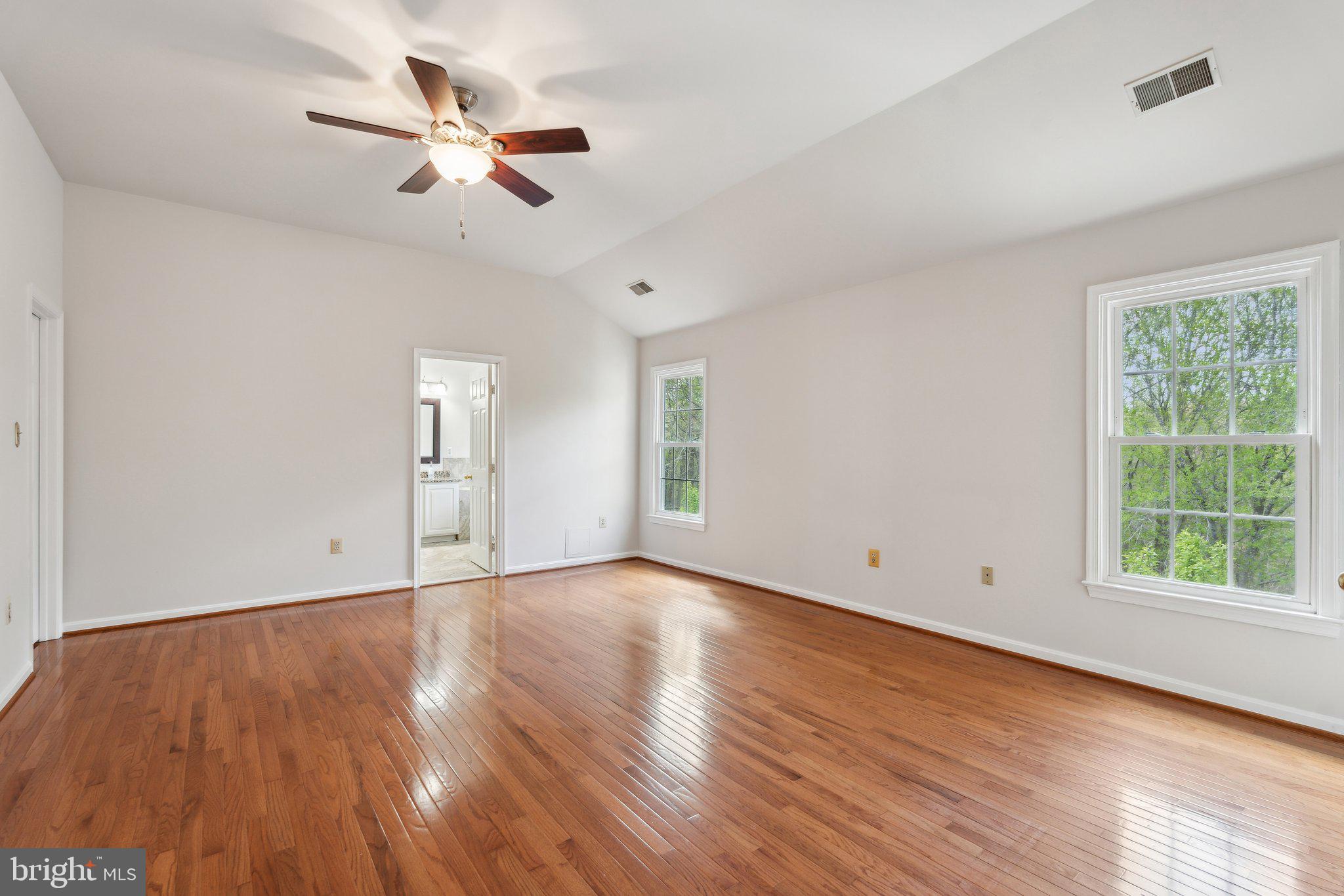 HAMPTON OAKS - Residential