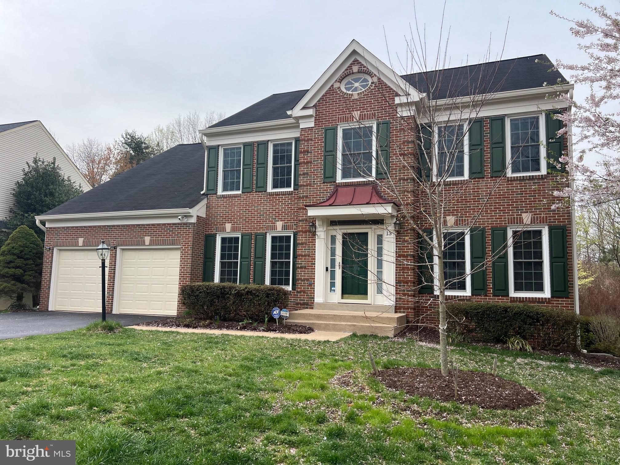 HAMPTON OAKS - Residential