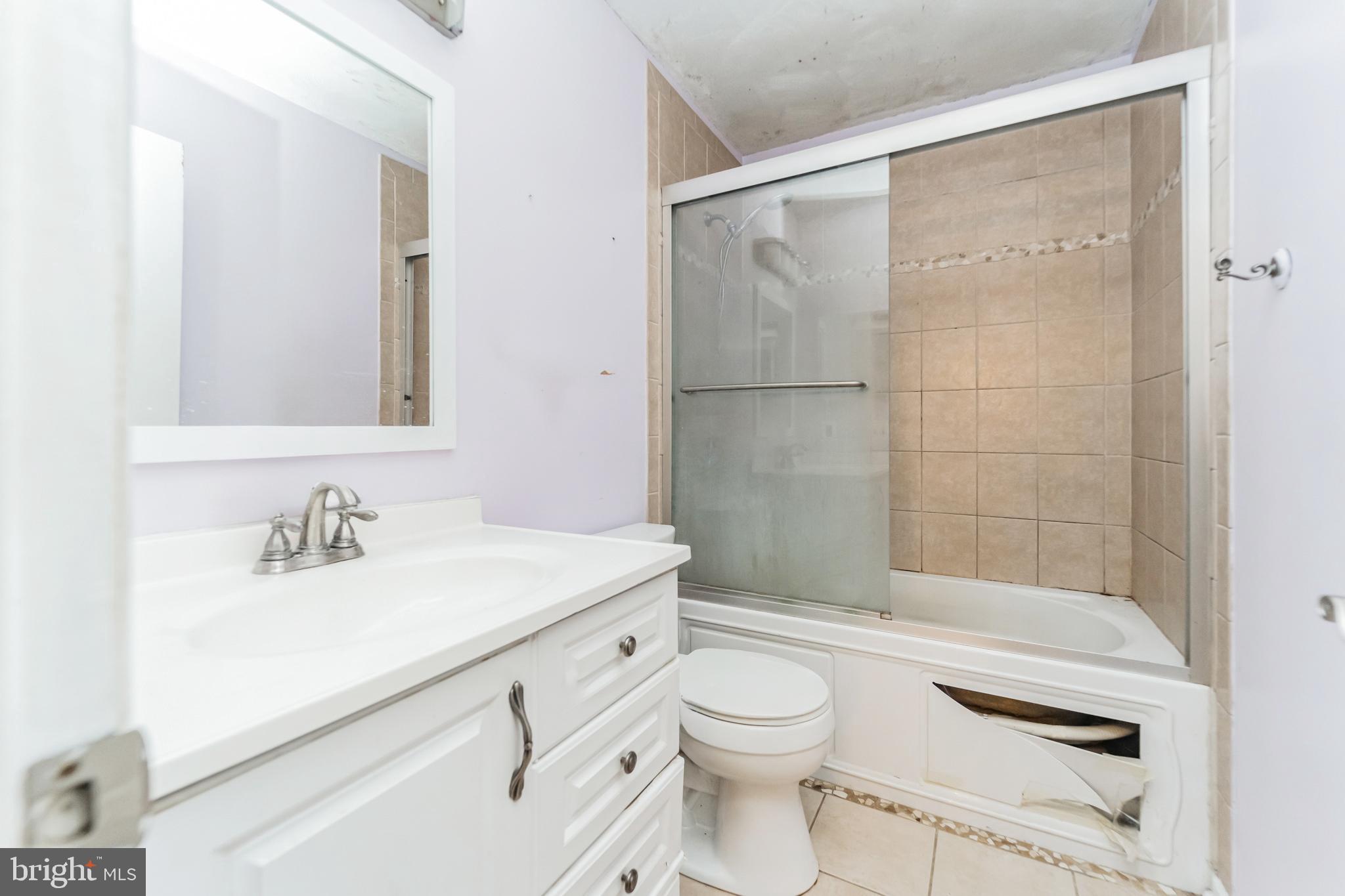 BAY COUNTRY - Residential