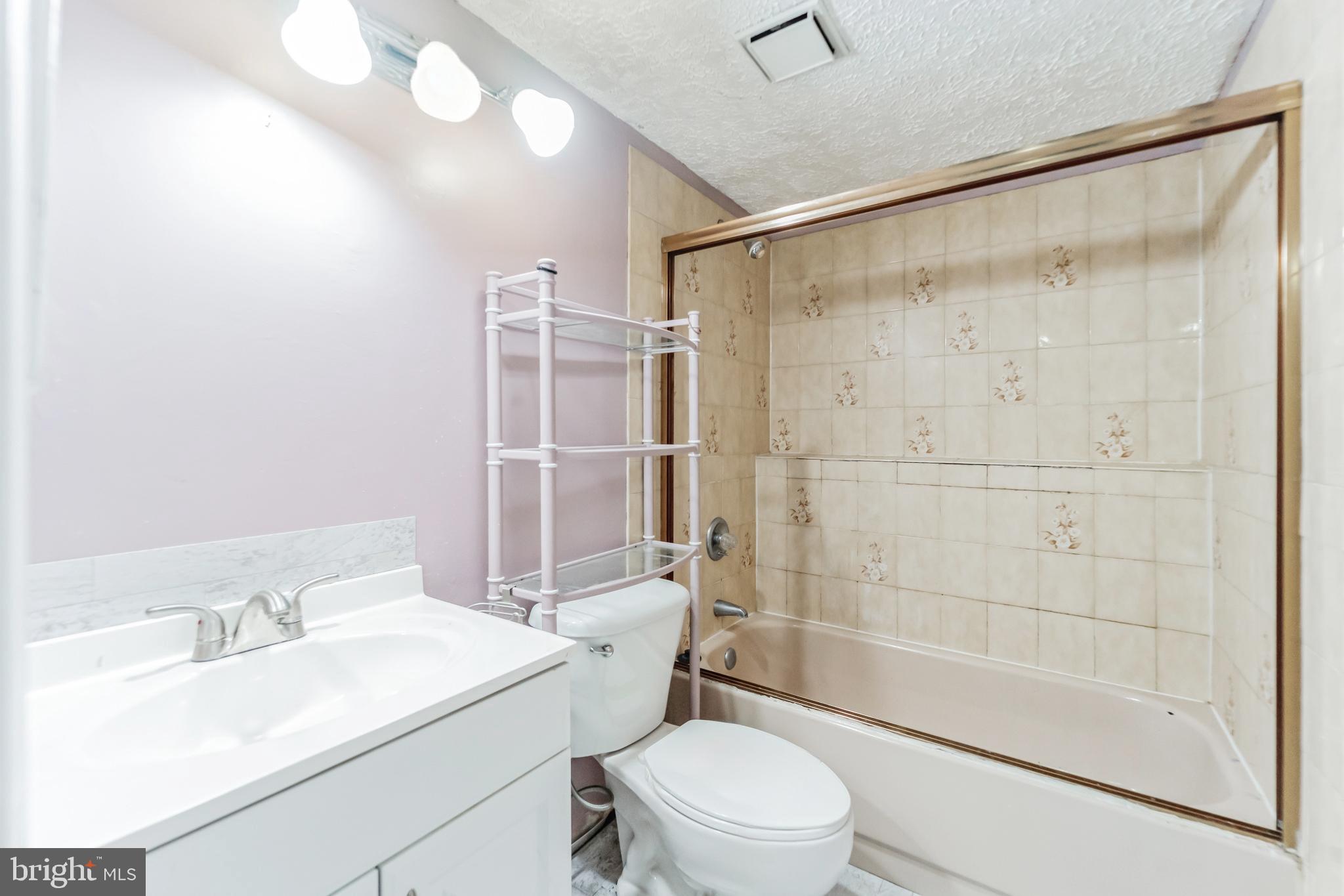 BAY COUNTRY - Residential