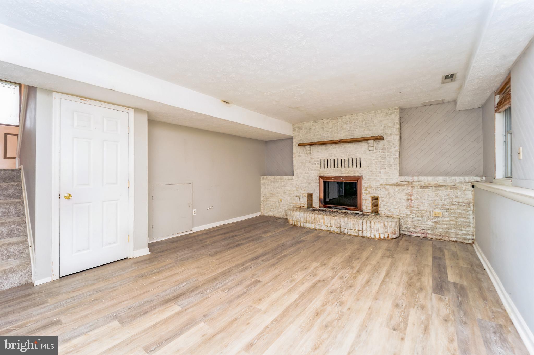 BAY COUNTRY - Residential