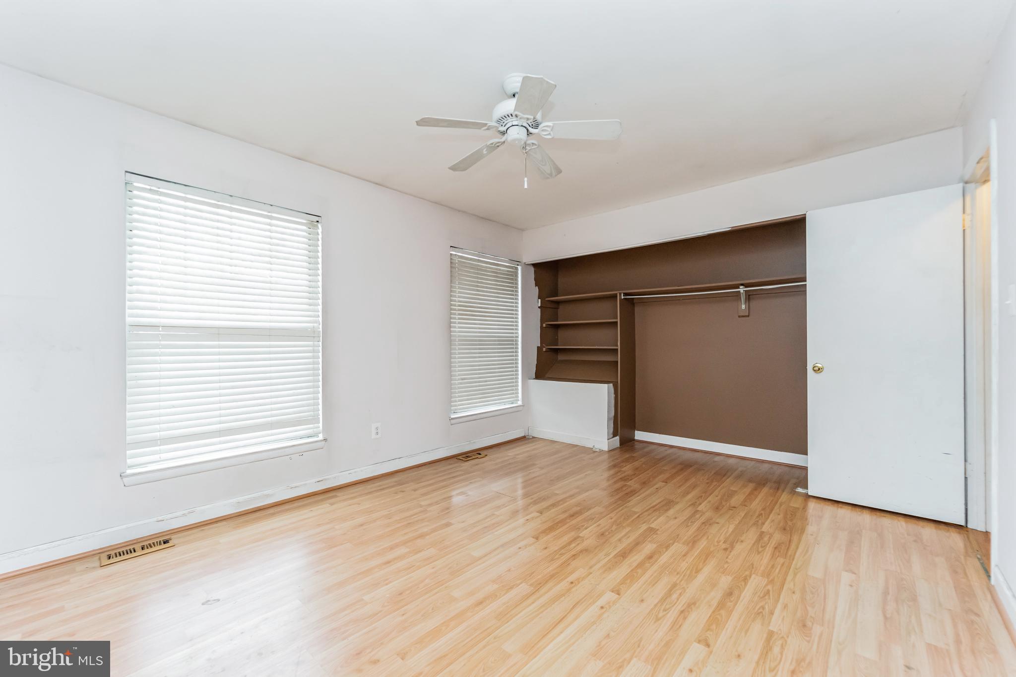 BAY COUNTRY - Residential