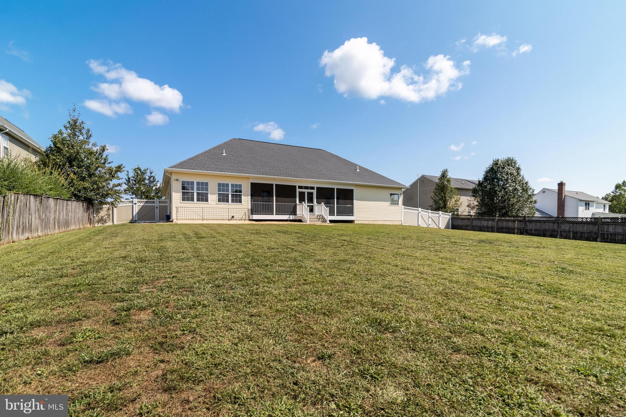 KINGS GRANT LA PLATA - Residential