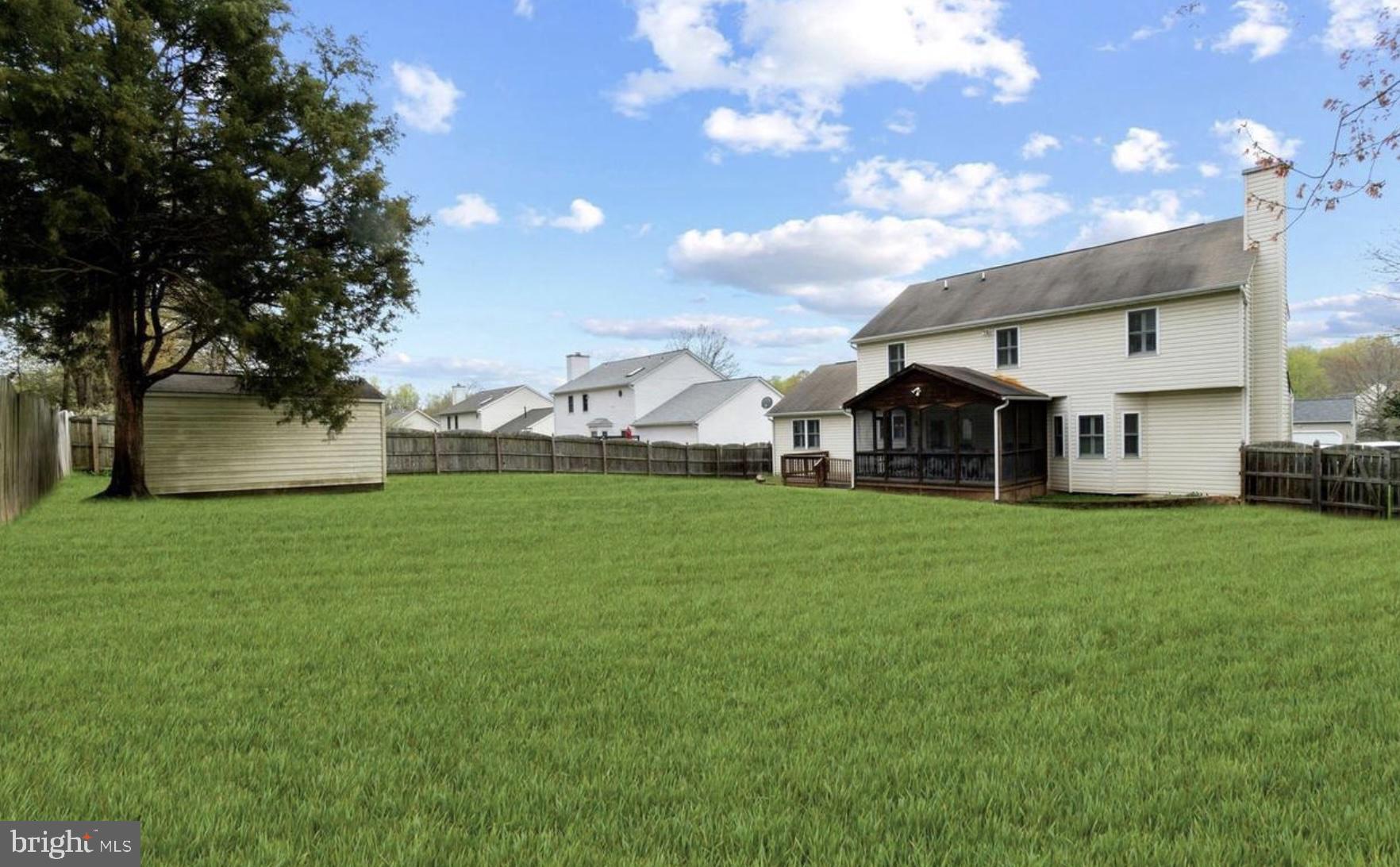 SMOKETREE - Residential Lease