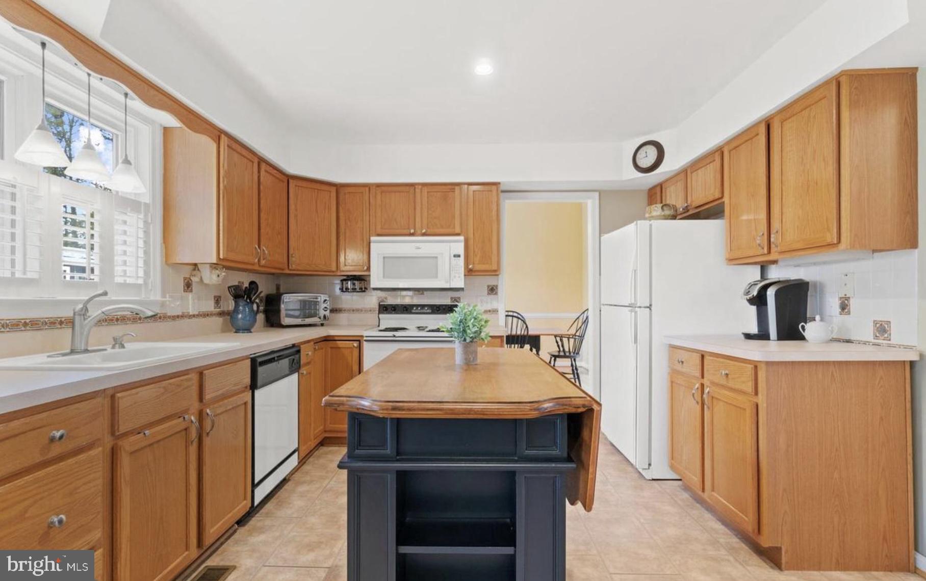 SMOKETREE - Residential Lease